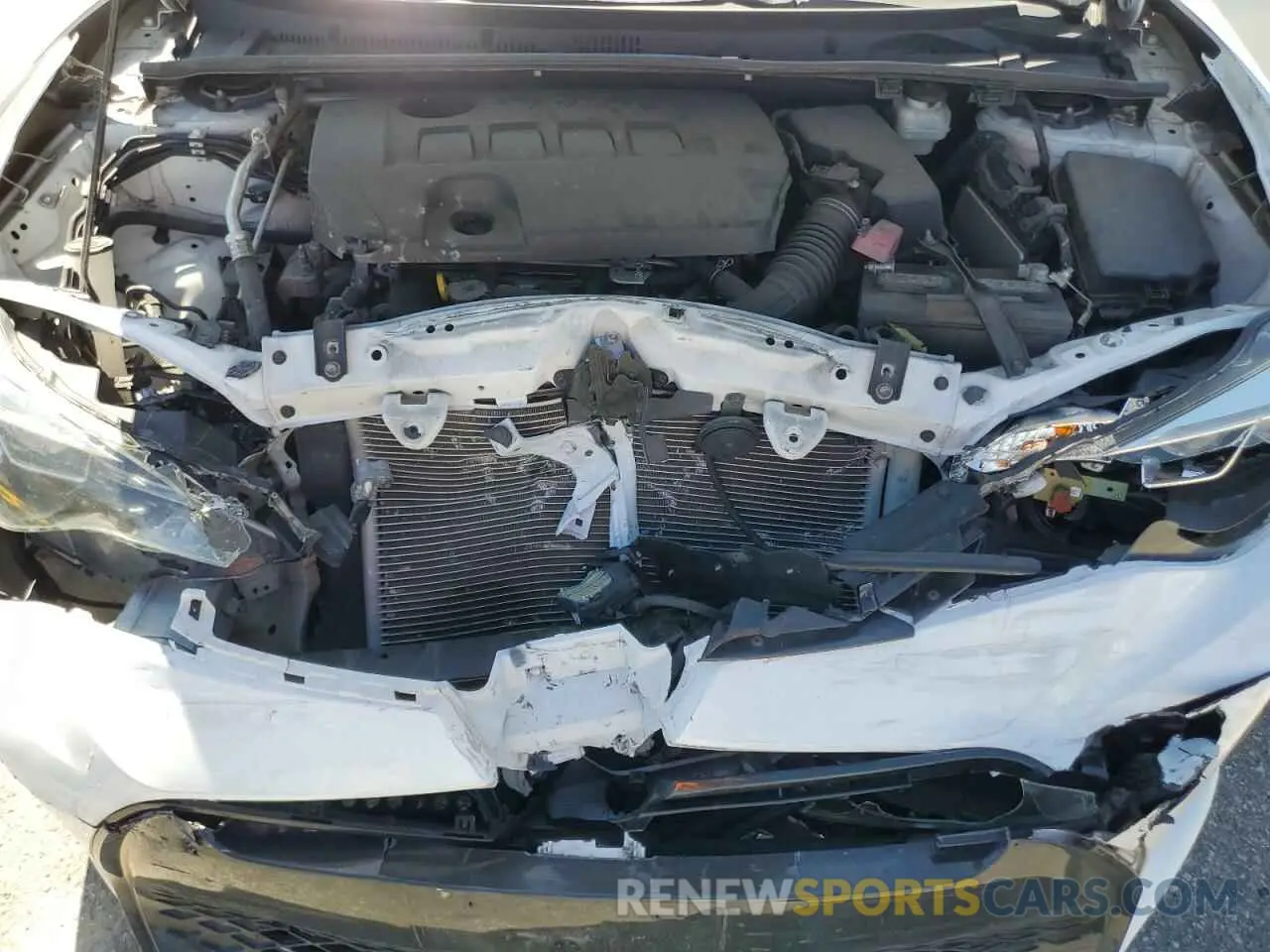 13 Photograph of a damaged car 5YFBURHE3KP940190 TOYOTA COROLLA 2019
