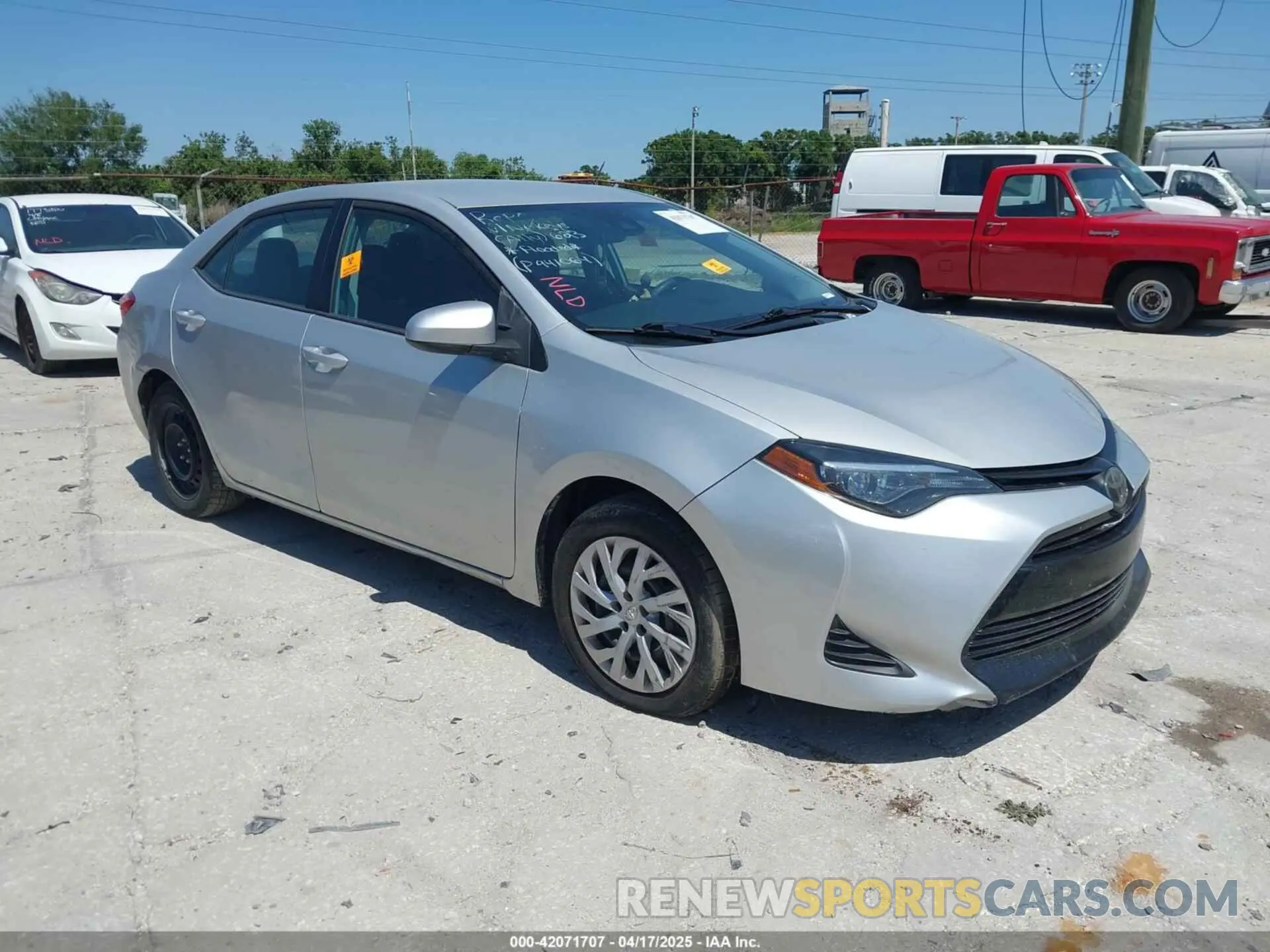 1 Photograph of a damaged car 5YFBURHE3KP941064 TOYOTA COROLLA 2019
