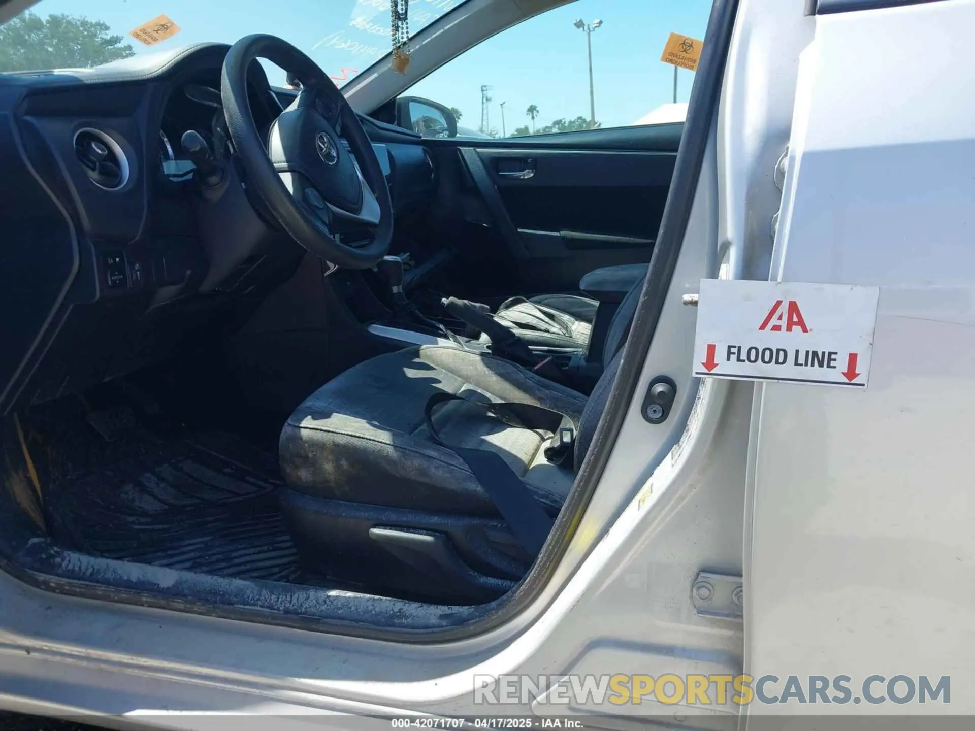 6 Photograph of a damaged car 5YFBURHE3KP941064 TOYOTA COROLLA 2019