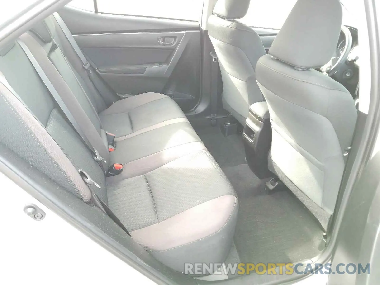 6 Photograph of a damaged car 5YFBURHE3KP948046 TOYOTA COROLLA 2019