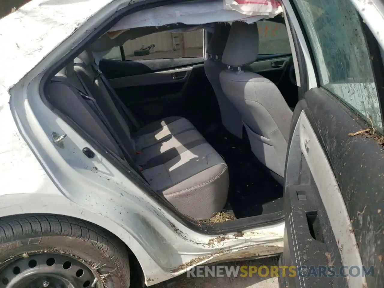 6 Photograph of a damaged car 5YFBURHE3KP948418 TOYOTA COROLLA 2019