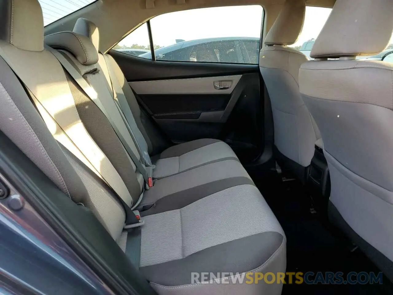 10 Photograph of a damaged car 5YFBURHE3KP949410 TOYOTA COROLLA 2019