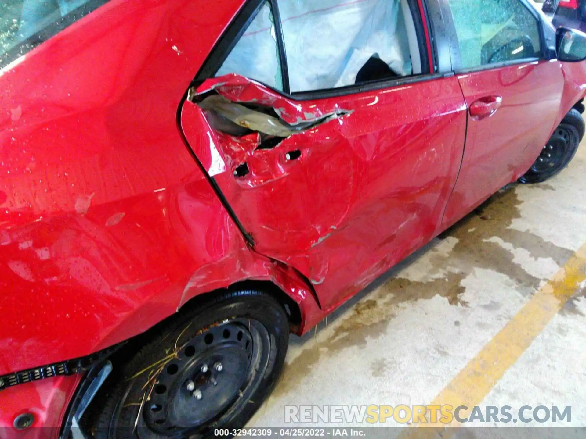 6 Photograph of a damaged car 5YFBURHE4KP857576 TOYOTA COROLLA 2019