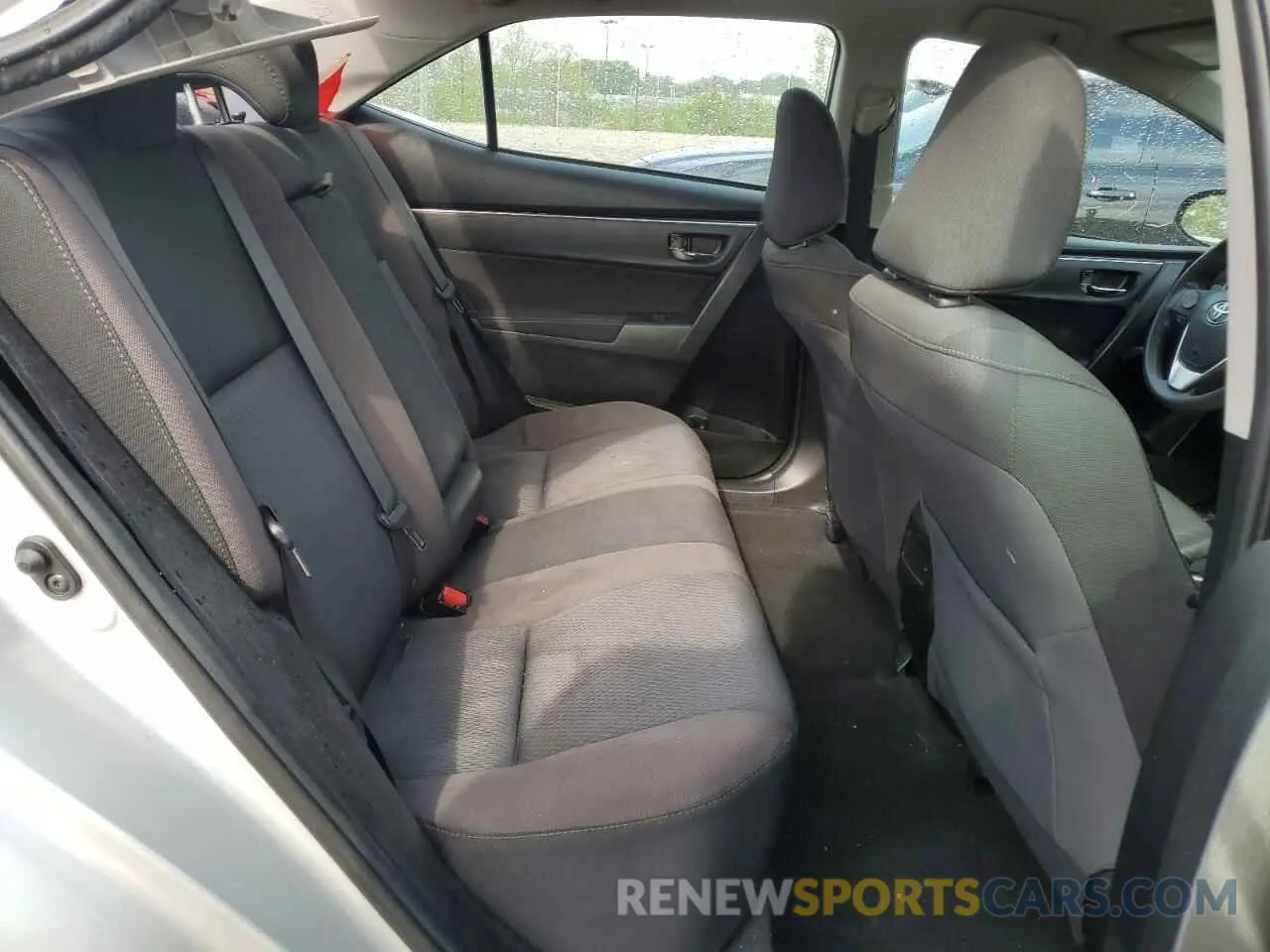 10 Photograph of a damaged car 5YFBURHE4KP860686 TOYOTA COROLLA 2019
