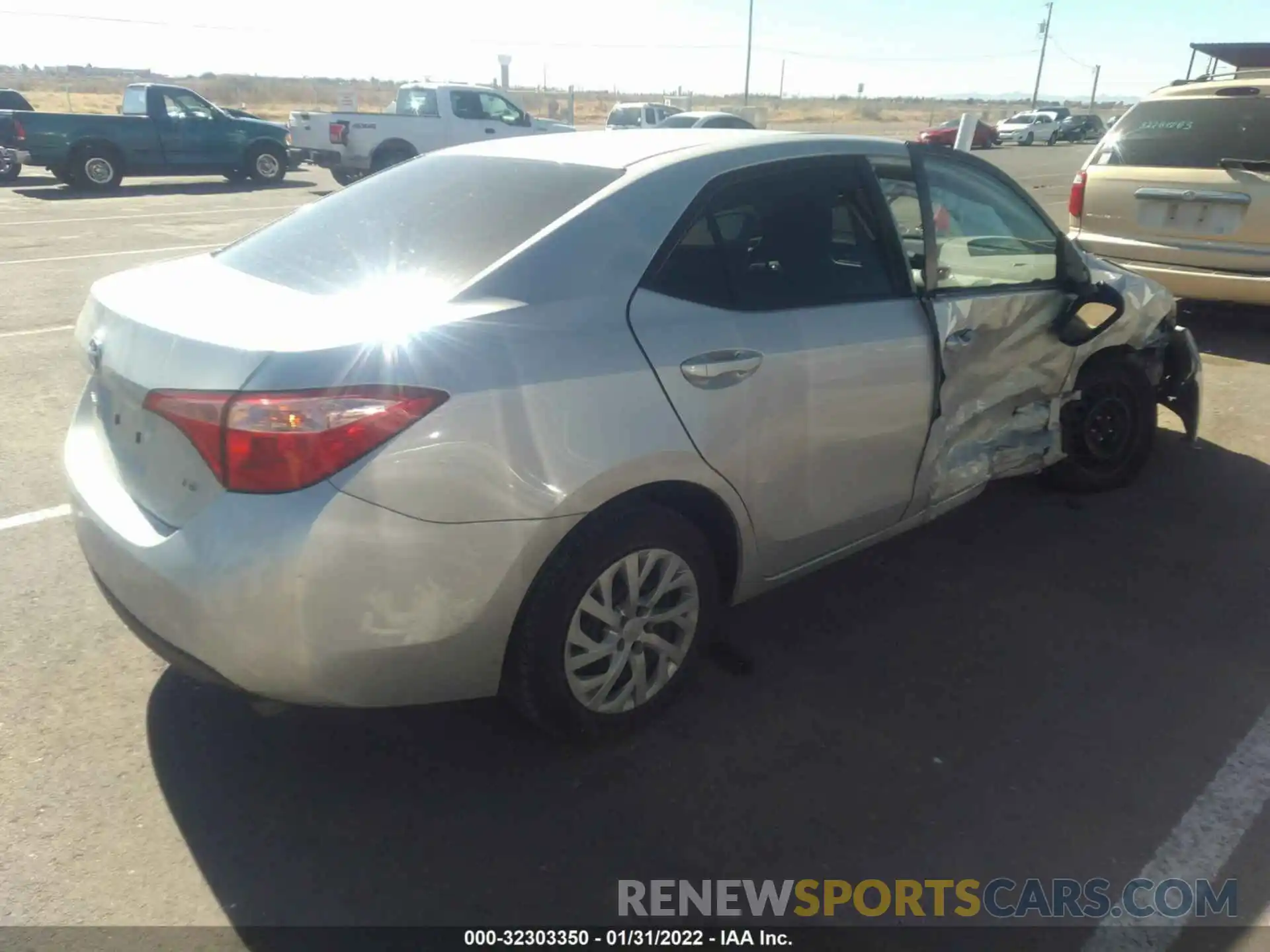 4 Photograph of a damaged car 5YFBURHE4KP863233 TOYOTA COROLLA 2019