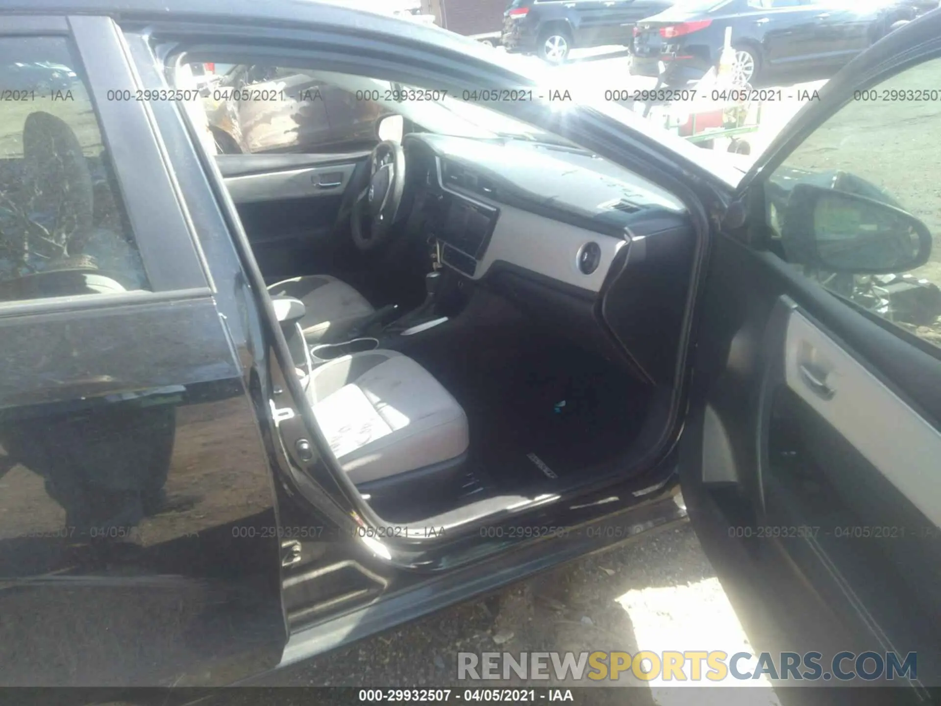 5 Photograph of a damaged car 5YFBURHE4KP865841 TOYOTA COROLLA 2019