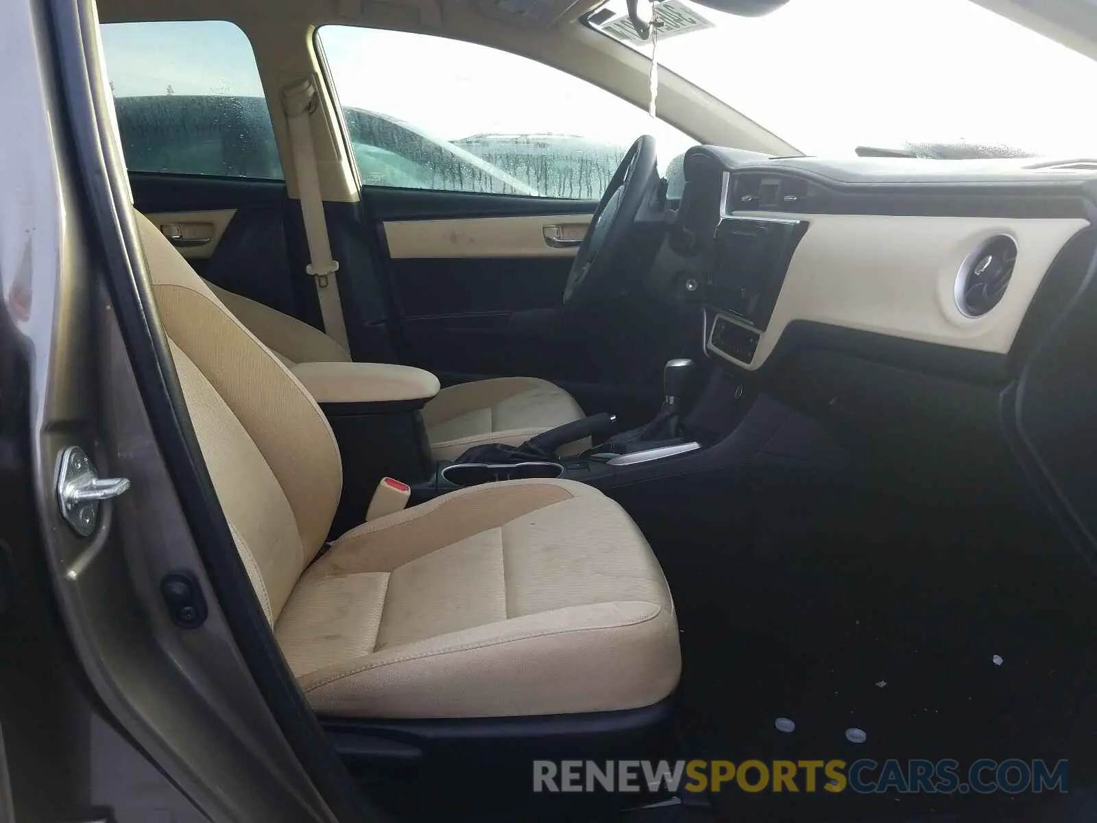 5 Photograph of a damaged car 5YFBURHE4KP866326 TOYOTA COROLLA 2019