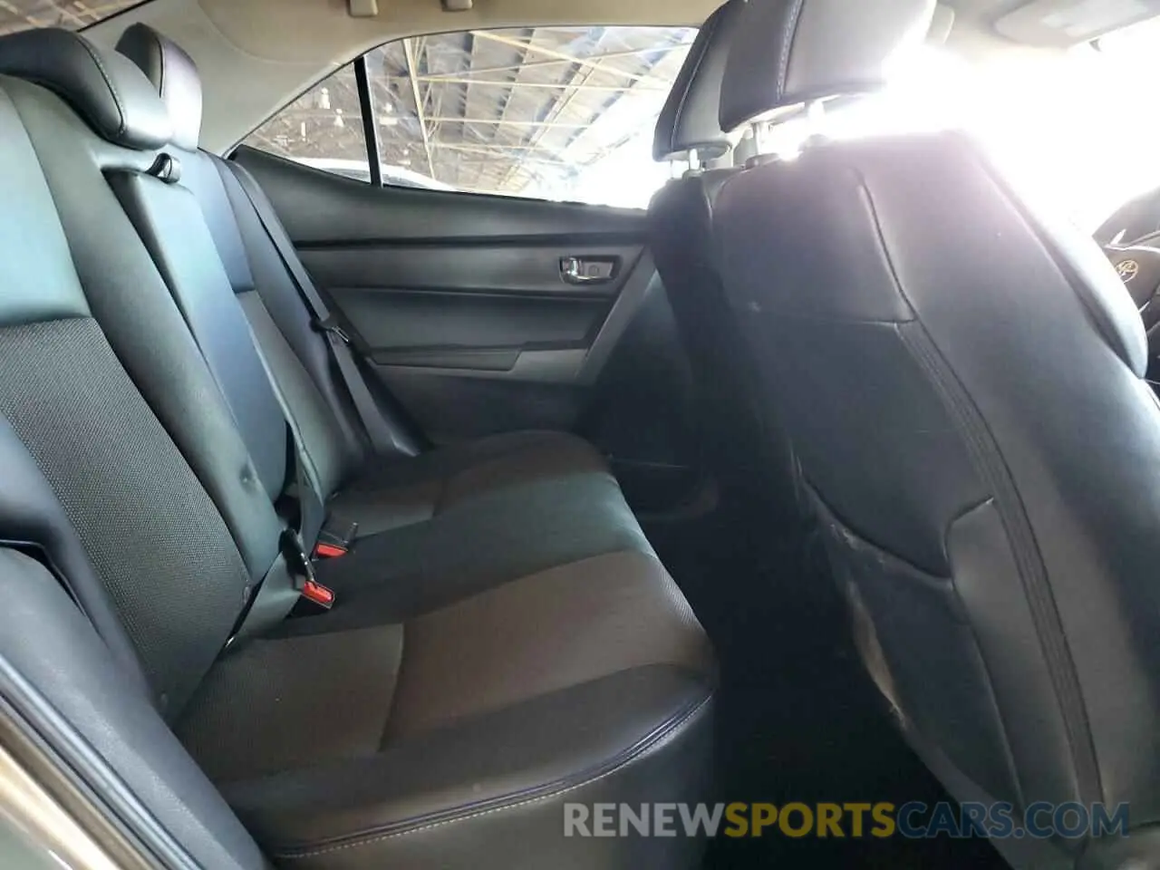 10 Photograph of a damaged car 5YFBURHE4KP870148 TOYOTA COROLLA 2019