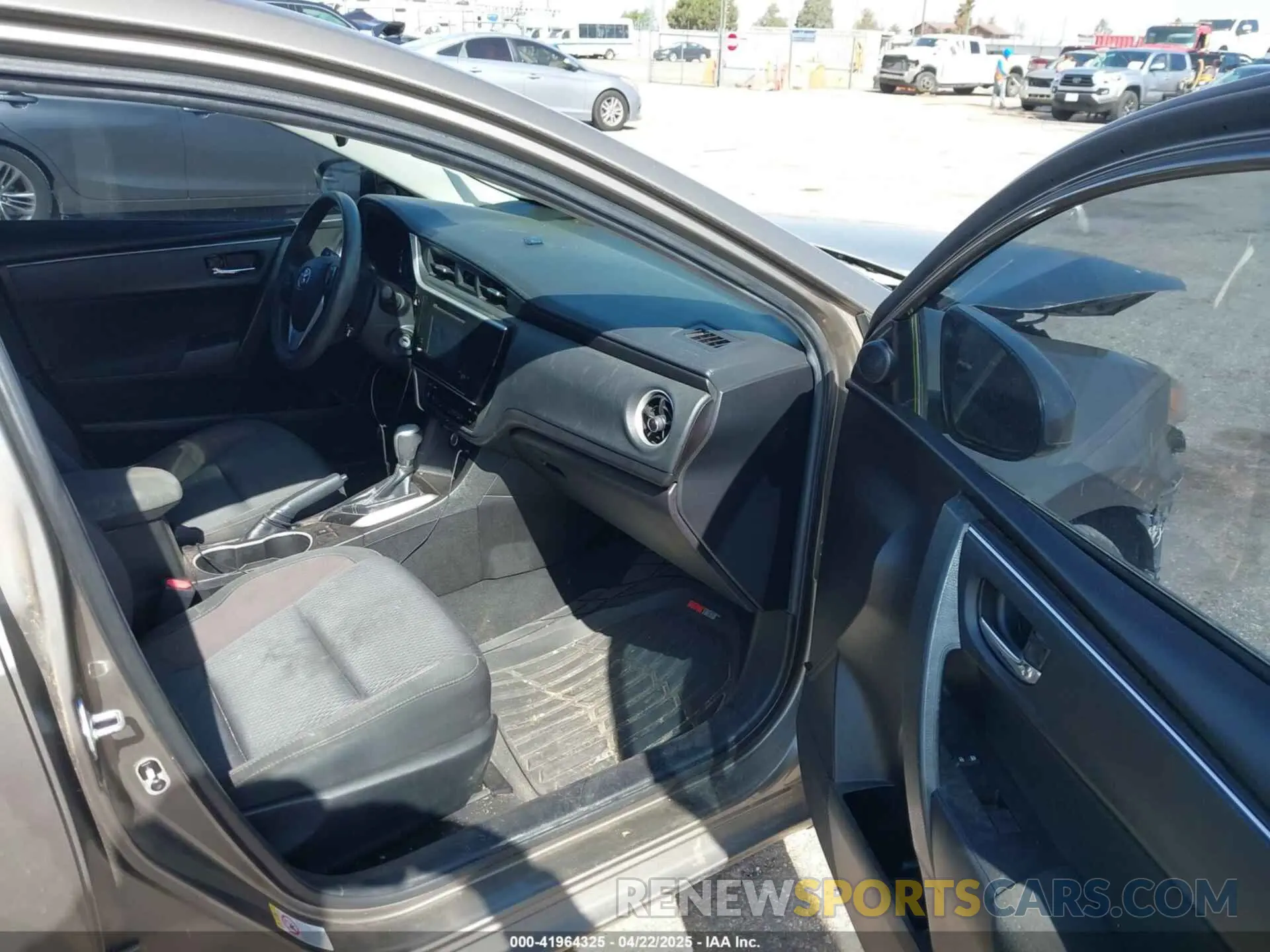5 Photograph of a damaged car 5YFBURHE4KP873647 TOYOTA COROLLA 2019