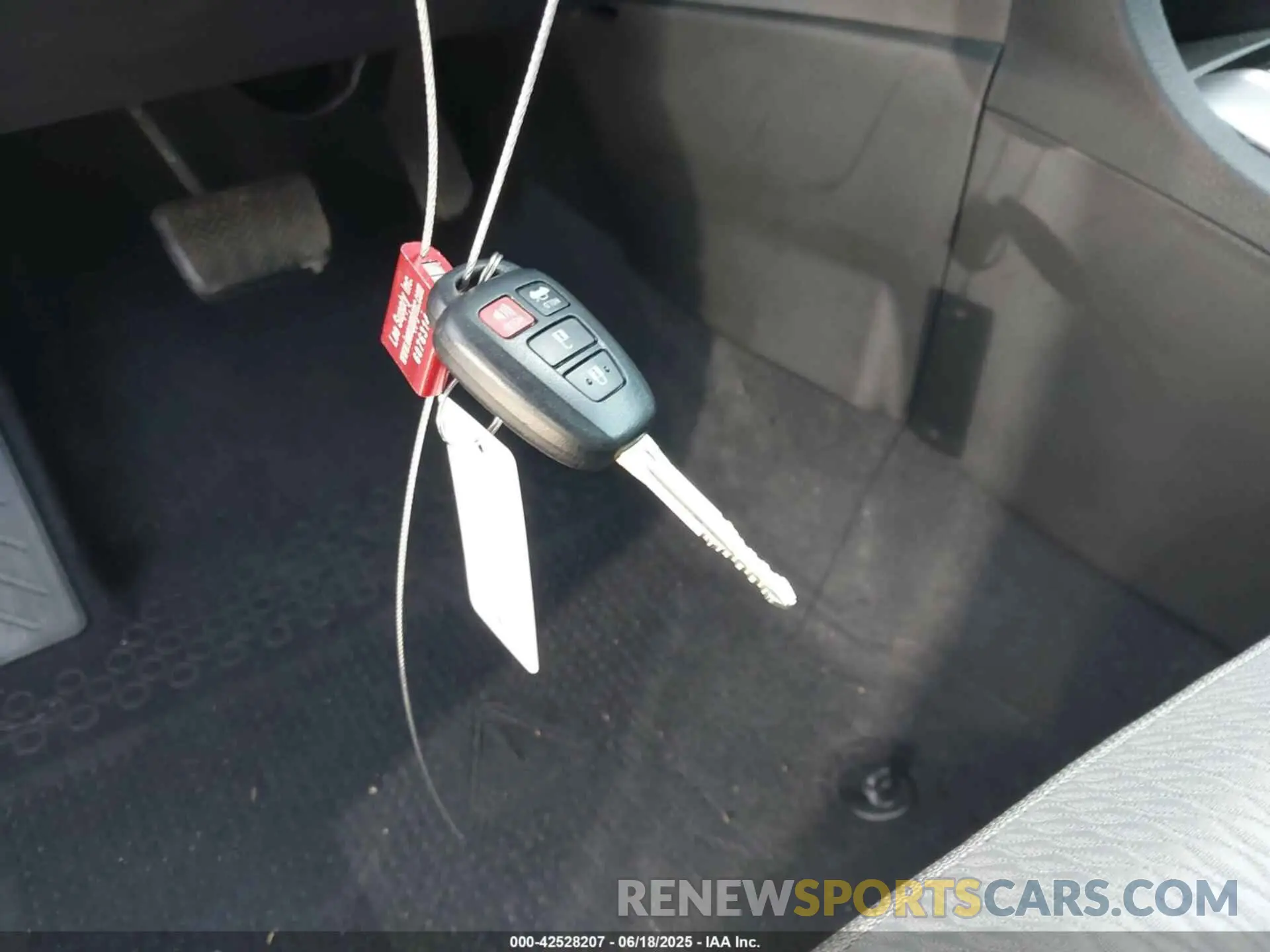 11 Photograph of a damaged car 5YFBURHE4KP881845 TOYOTA COROLLA 2019