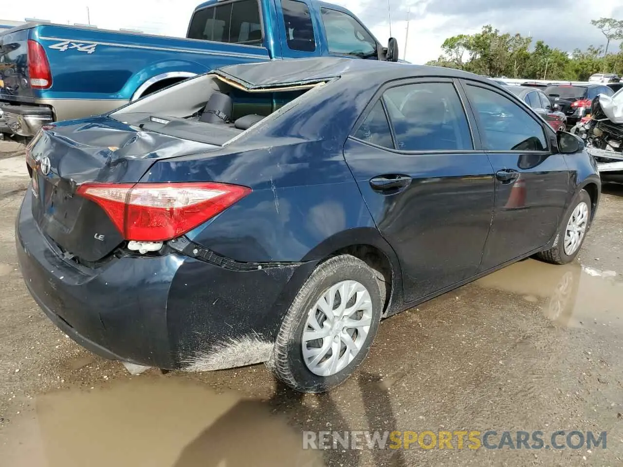 4 Photograph of a damaged car 5YFBURHE4KP882283 TOYOTA COROLLA 2019