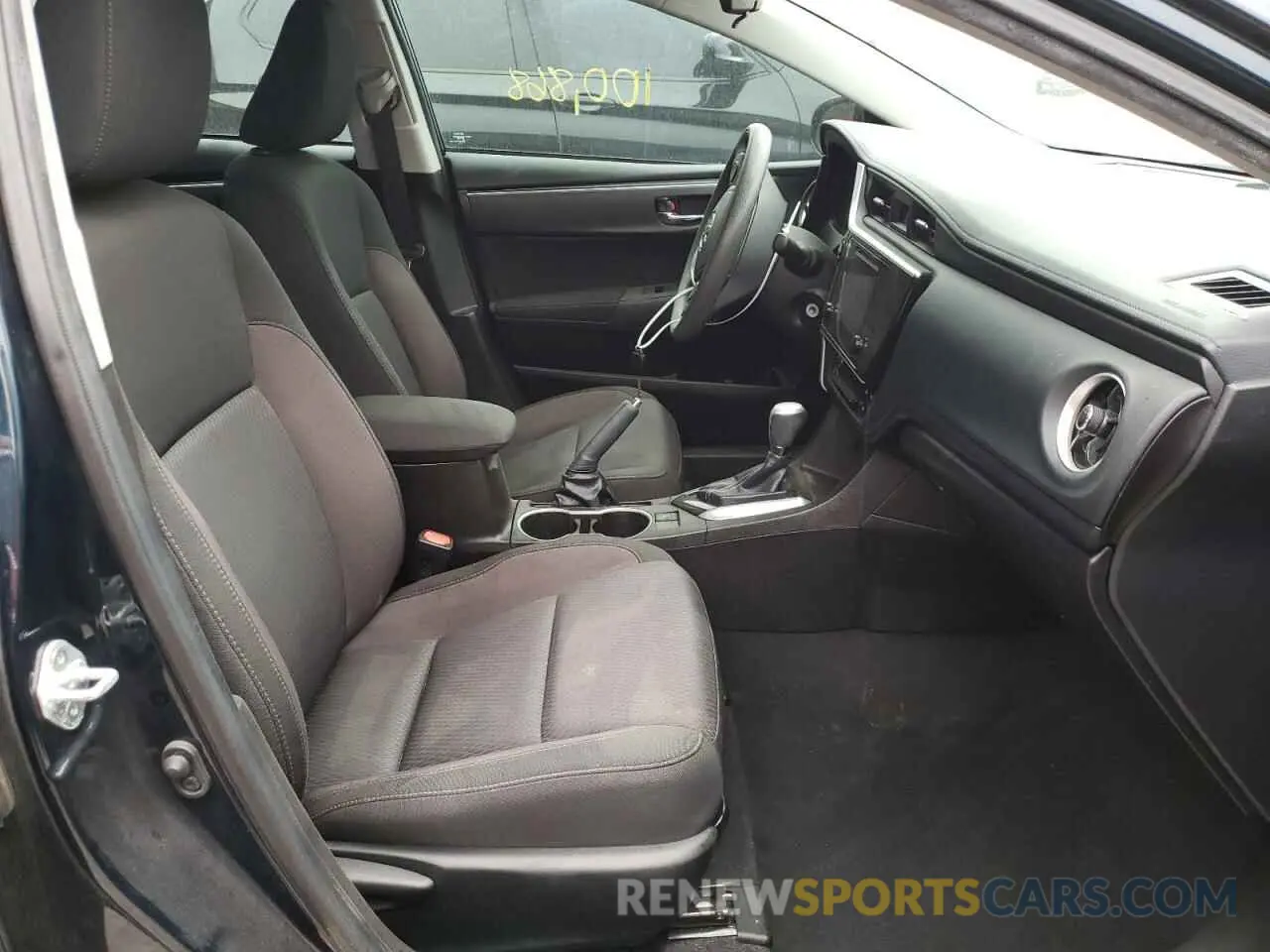 5 Photograph of a damaged car 5YFBURHE4KP882283 TOYOTA COROLLA 2019