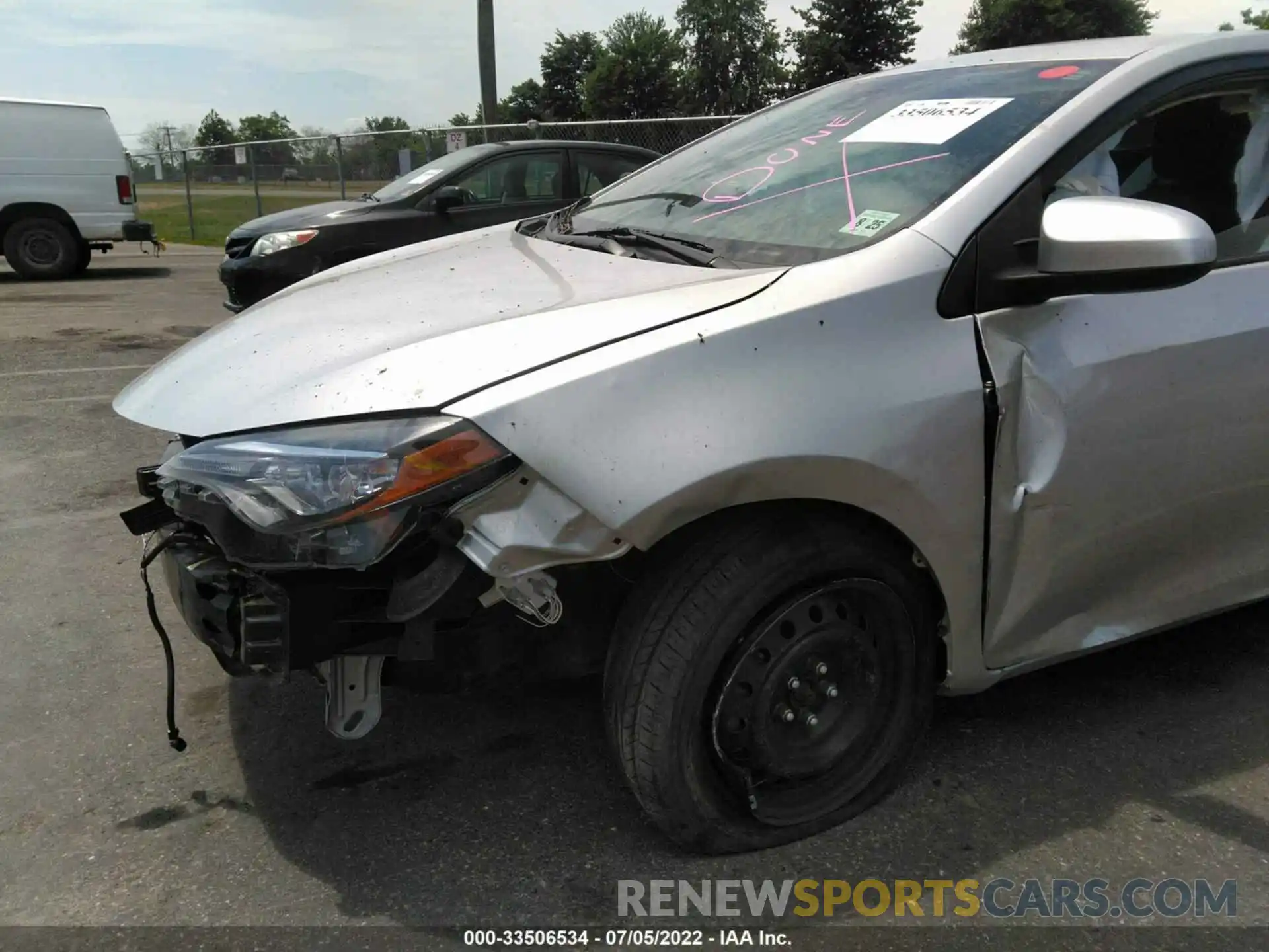 6 Photograph of a damaged car 5YFBURHE4KP886513 TOYOTA COROLLA 2019