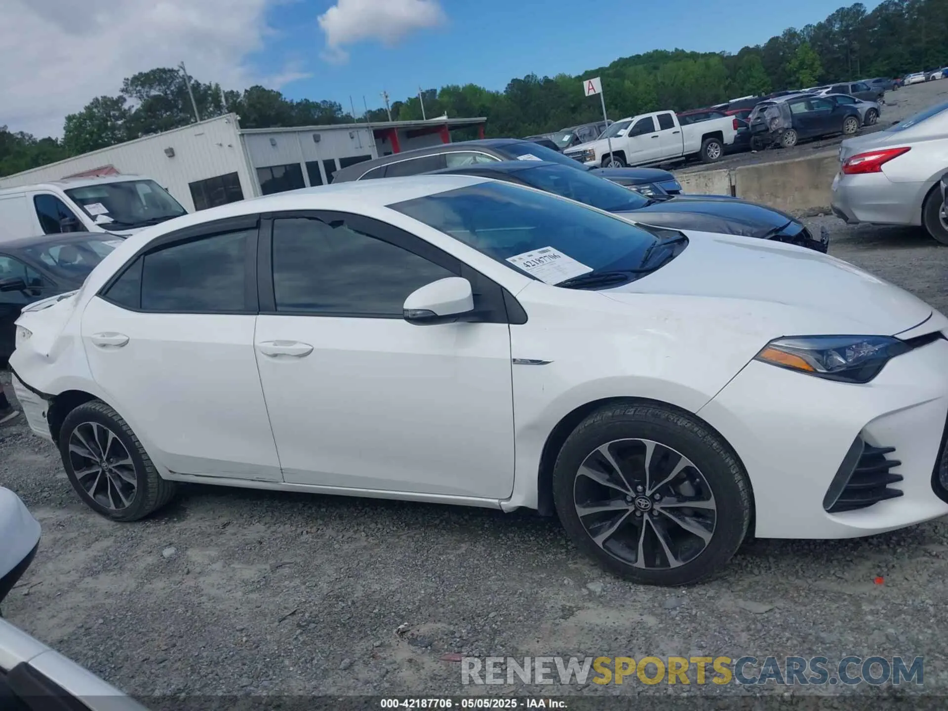 13 Photograph of a damaged car 5YFBURHE4KP887208 TOYOTA COROLLA 2019