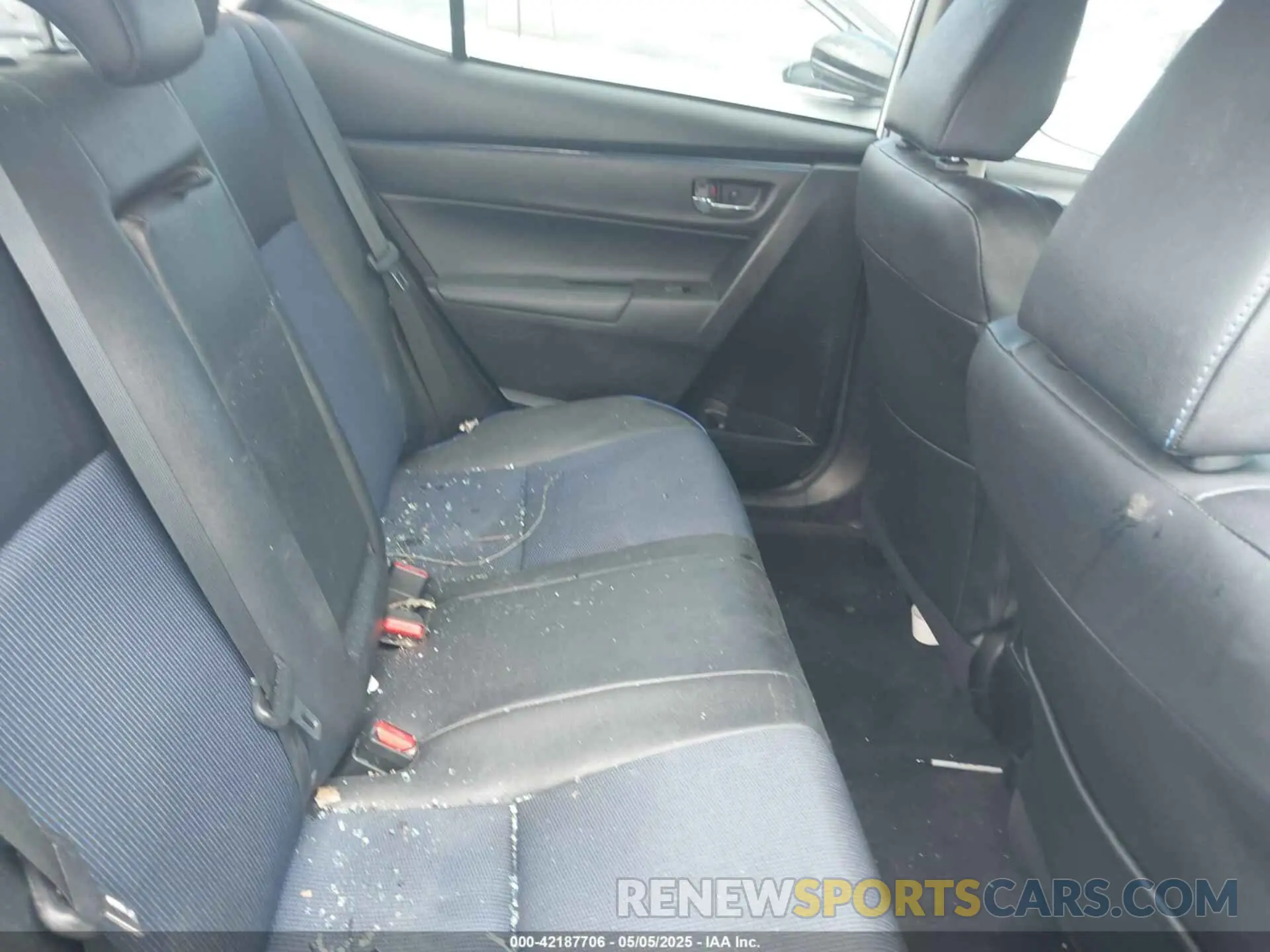8 Photograph of a damaged car 5YFBURHE4KP887208 TOYOTA COROLLA 2019