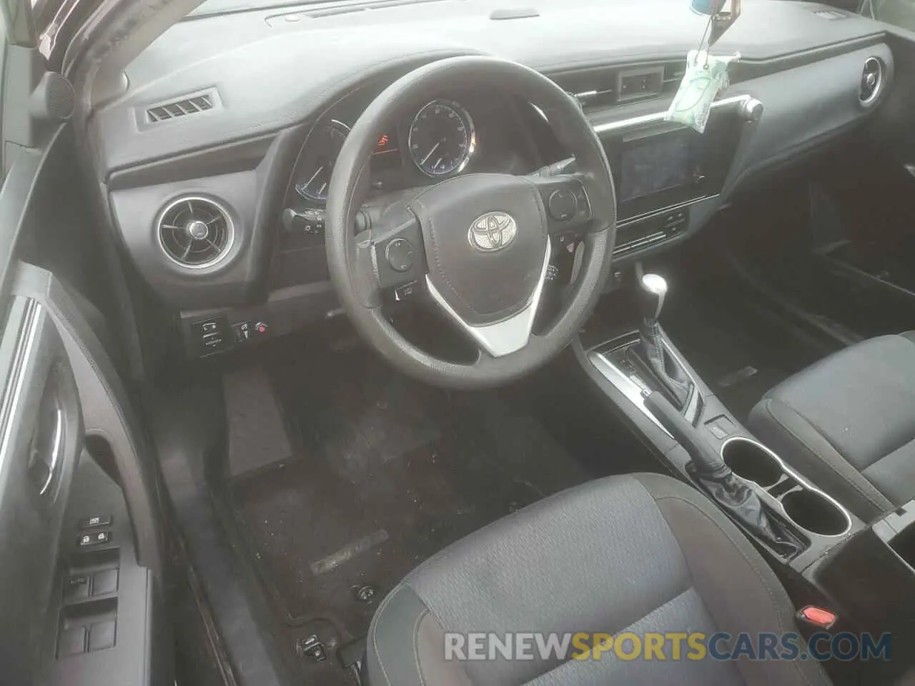 8 Photograph of a damaged car 5YFBURHE4KP887998 TOYOTA COROLLA 2019