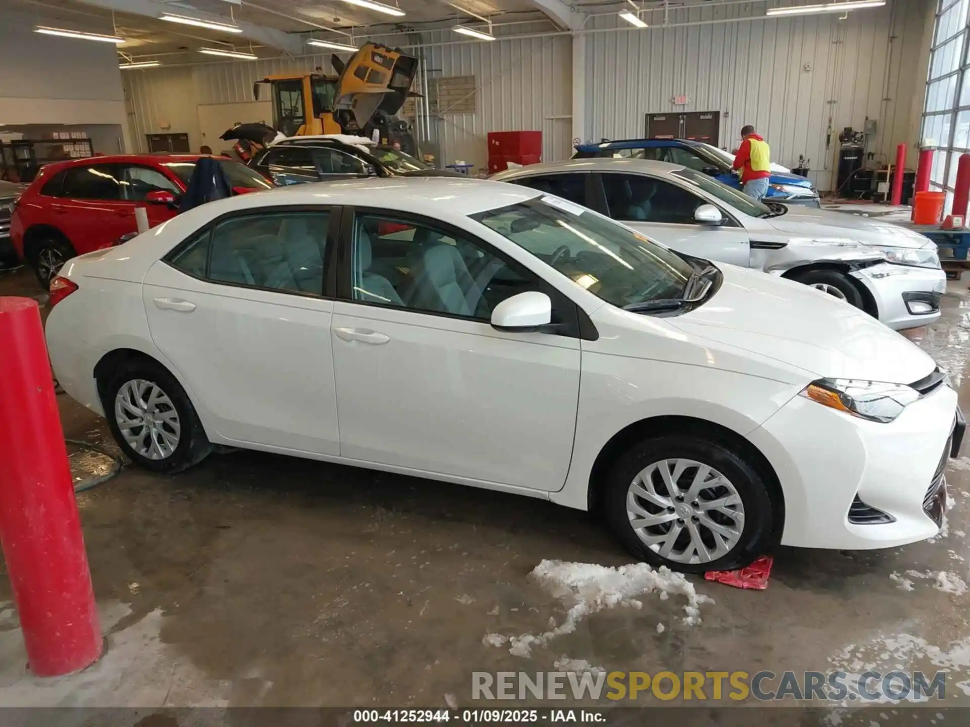 13 Photograph of a damaged car 5YFBURHE4KP889265 TOYOTA COROLLA 2019