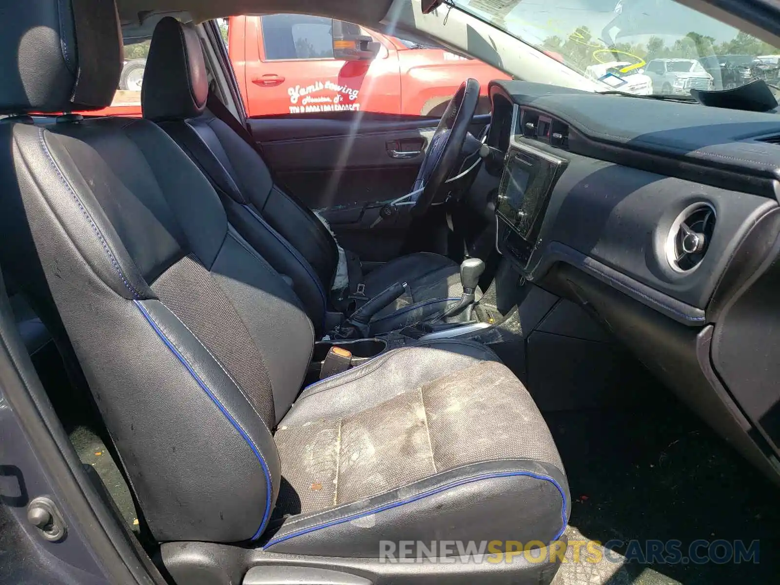 5 Photograph of a damaged car 5YFBURHE4KP890013 TOYOTA COROLLA 2019