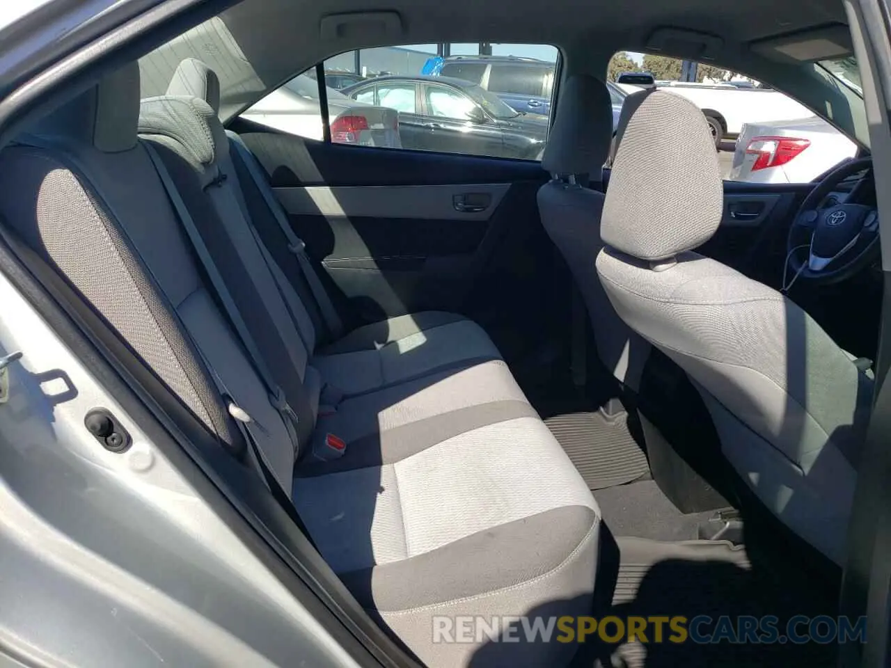 10 Photograph of a damaged car 5YFBURHE4KP891632 TOYOTA COROLLA 2019