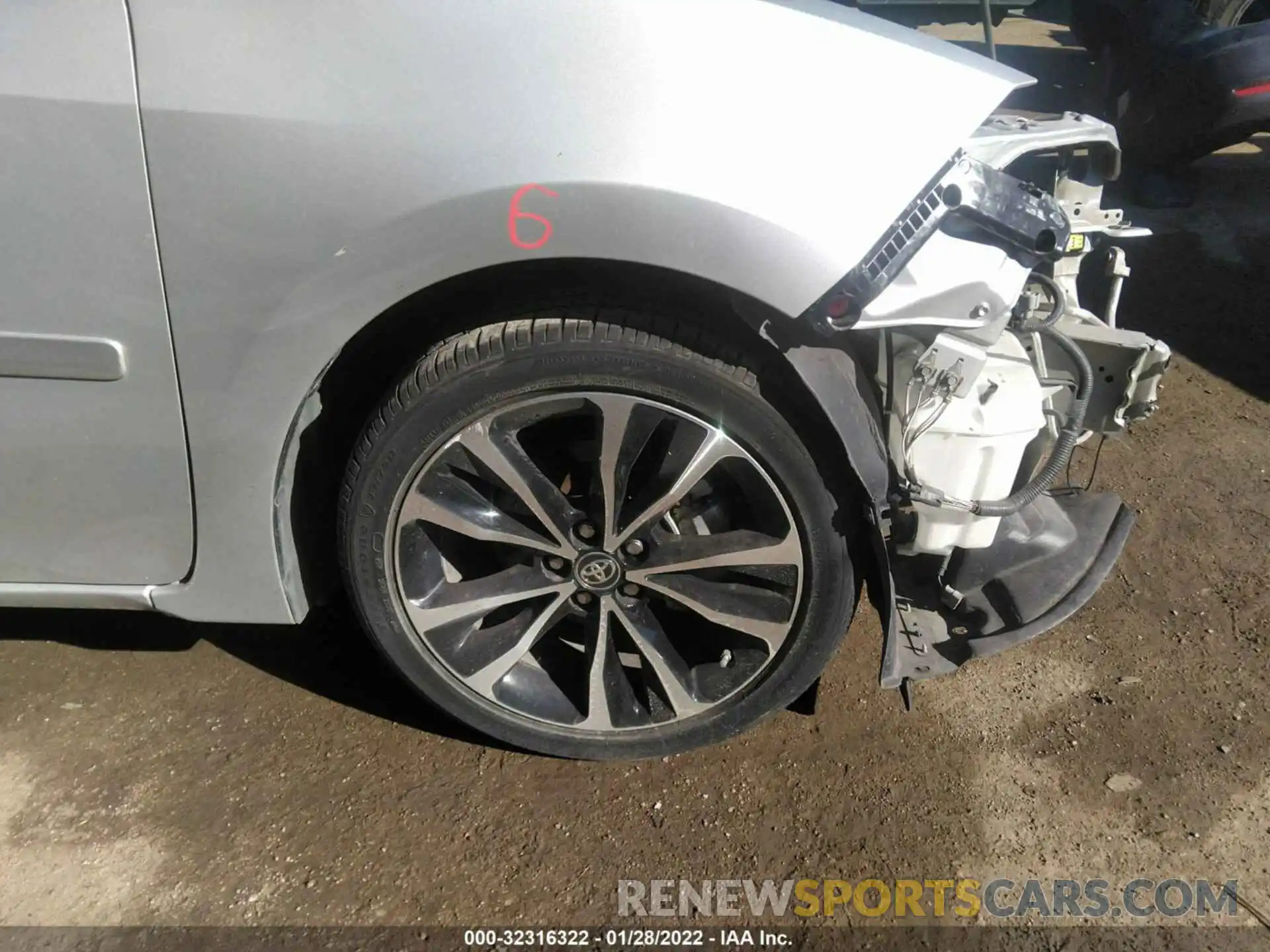 15 Photograph of a damaged car 5YFBURHE4KP895132 TOYOTA COROLLA 2019