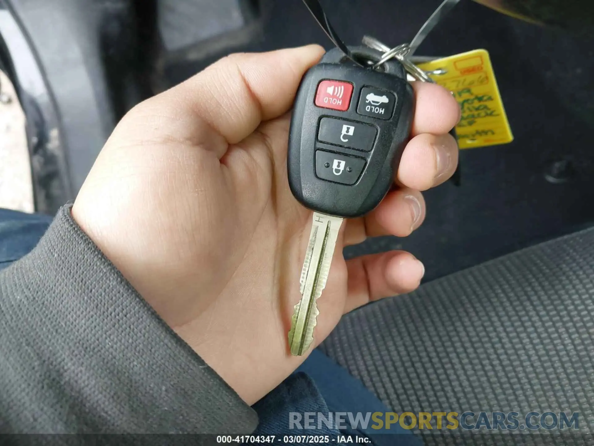 11 Photograph of a damaged car 5YFBURHE4KP895647 TOYOTA COROLLA 2019
