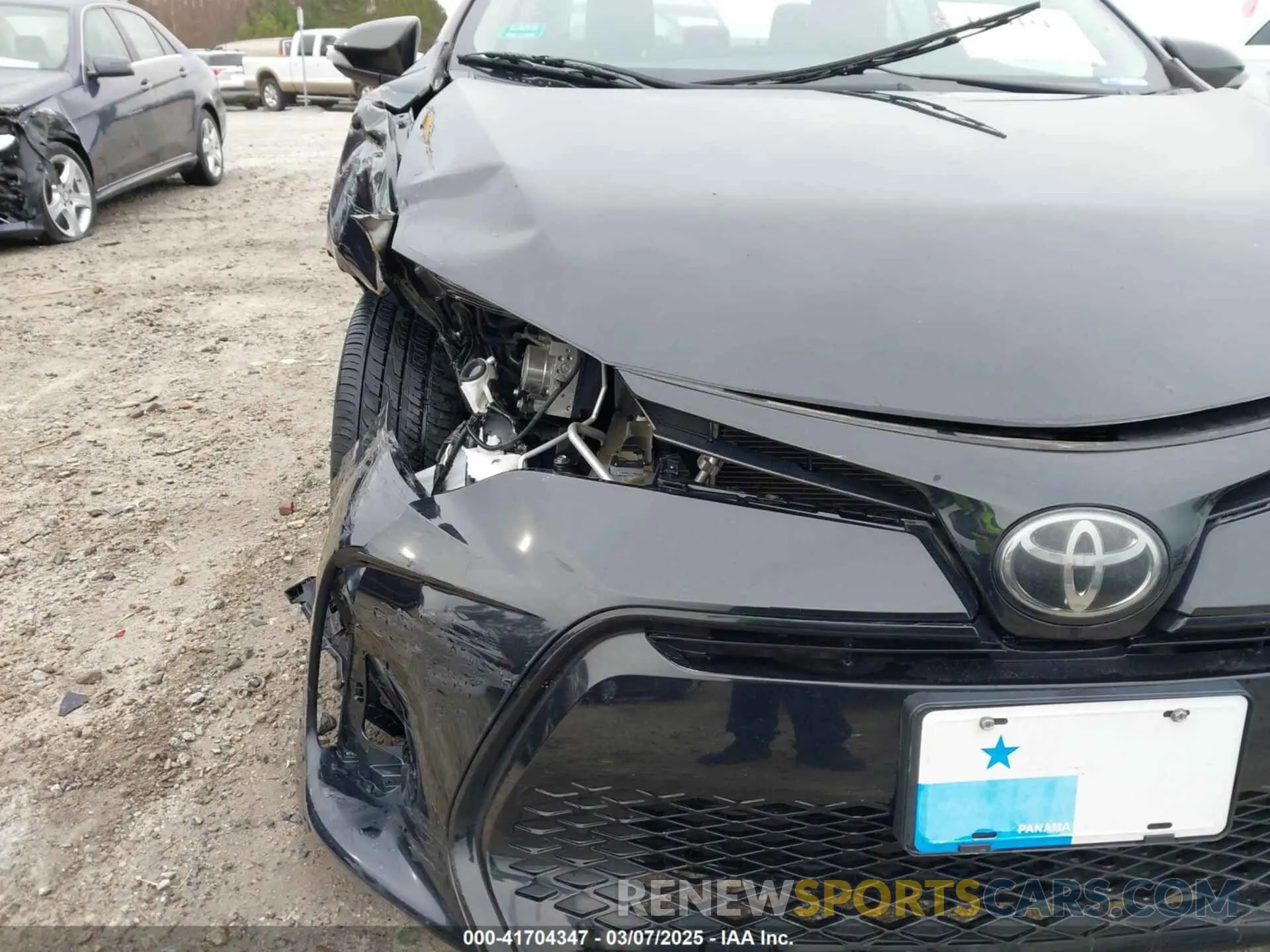 18 Photograph of a damaged car 5YFBURHE4KP895647 TOYOTA COROLLA 2019