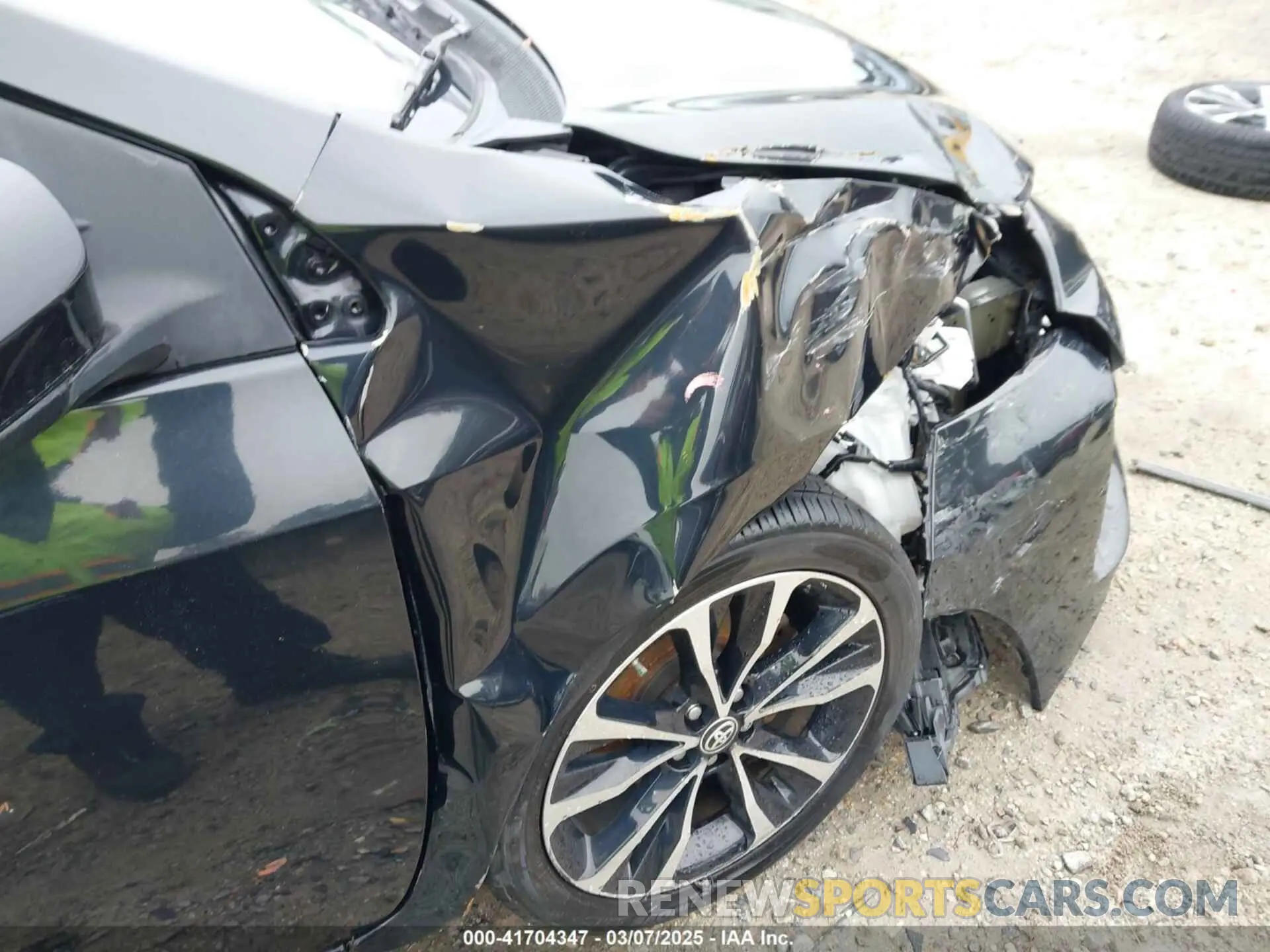 21 Photograph of a damaged car 5YFBURHE4KP895647 TOYOTA COROLLA 2019