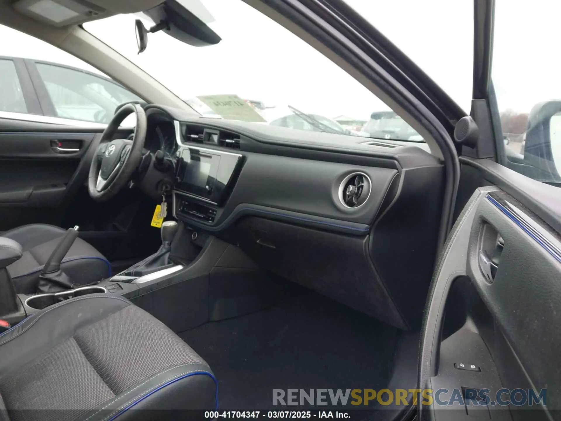 5 Photograph of a damaged car 5YFBURHE4KP895647 TOYOTA COROLLA 2019