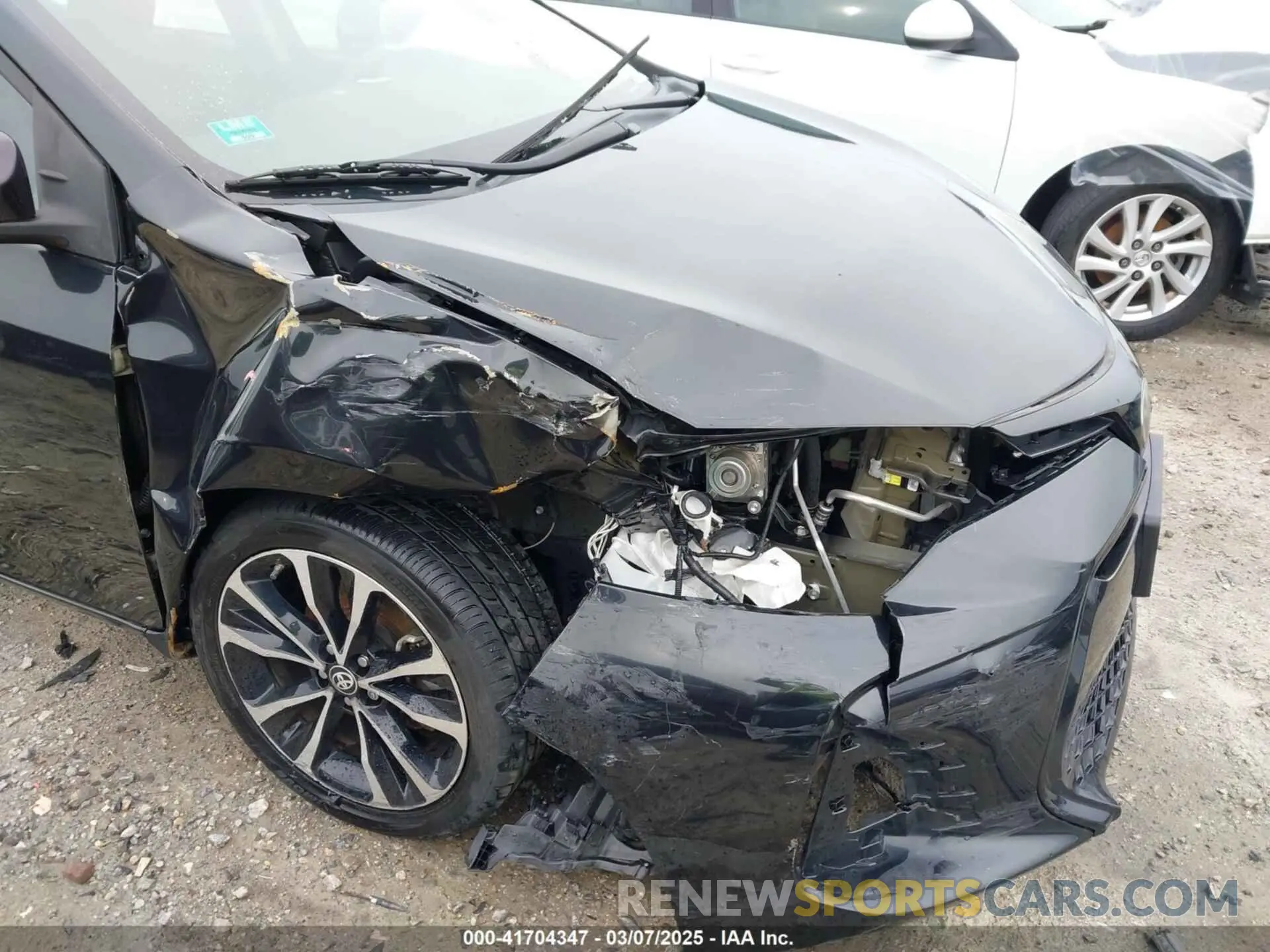 6 Photograph of a damaged car 5YFBURHE4KP895647 TOYOTA COROLLA 2019