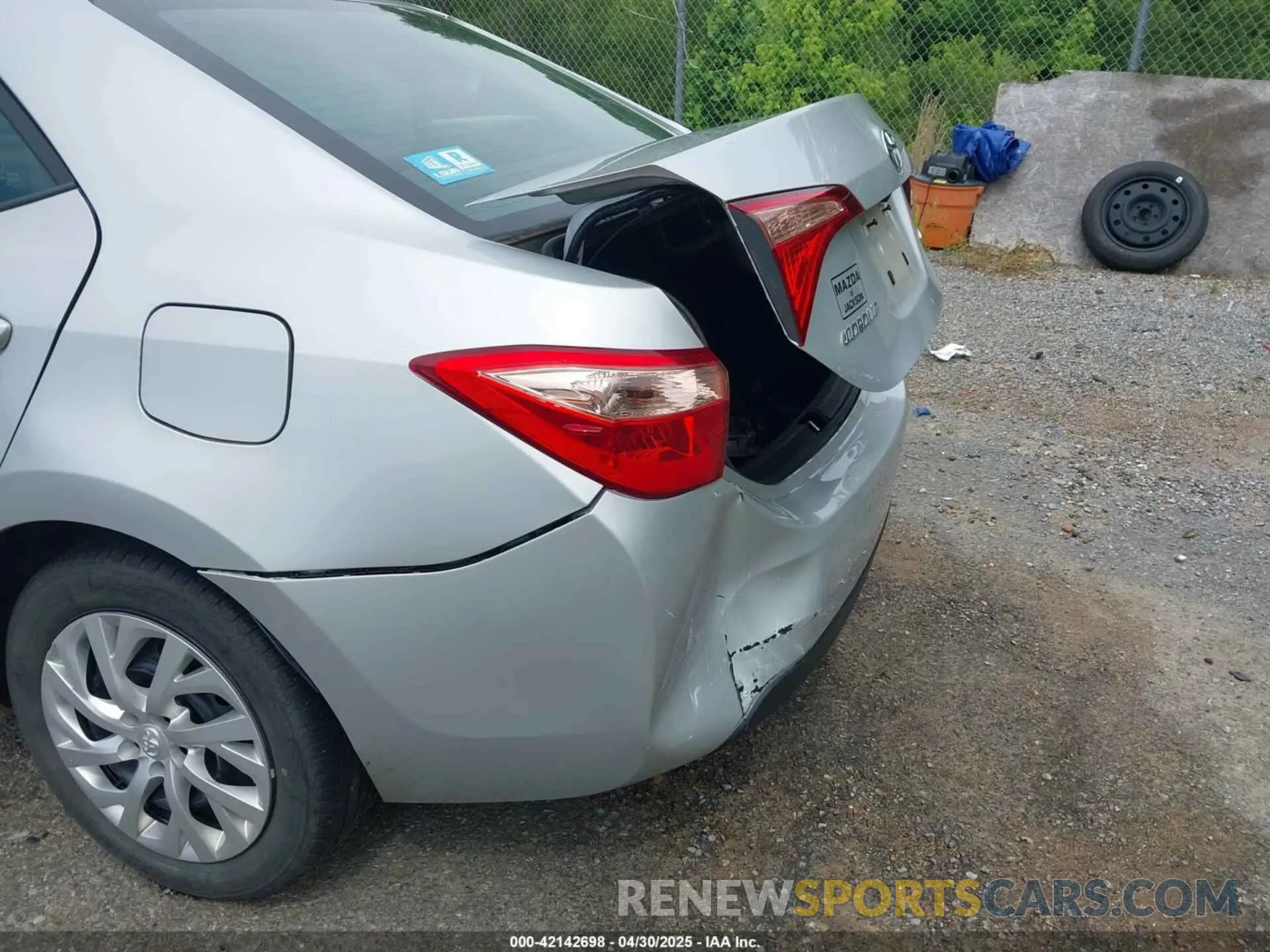 19 Photograph of a damaged car 5YFBURHE4KP898466 TOYOTA COROLLA 2019