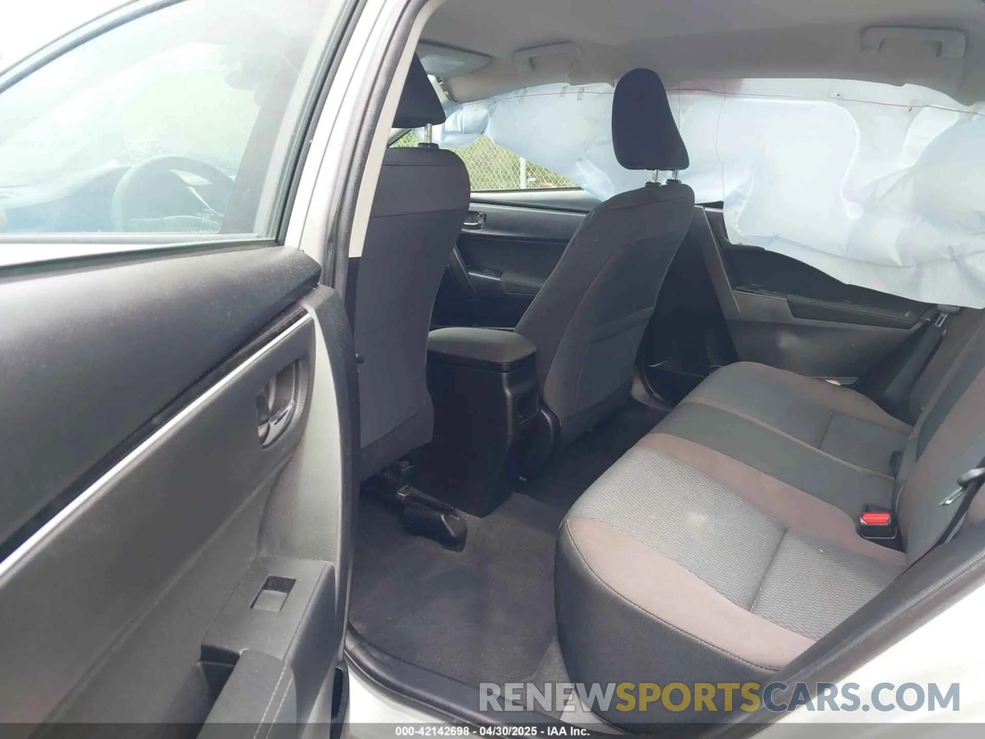 8 Photograph of a damaged car 5YFBURHE4KP898466 TOYOTA COROLLA 2019