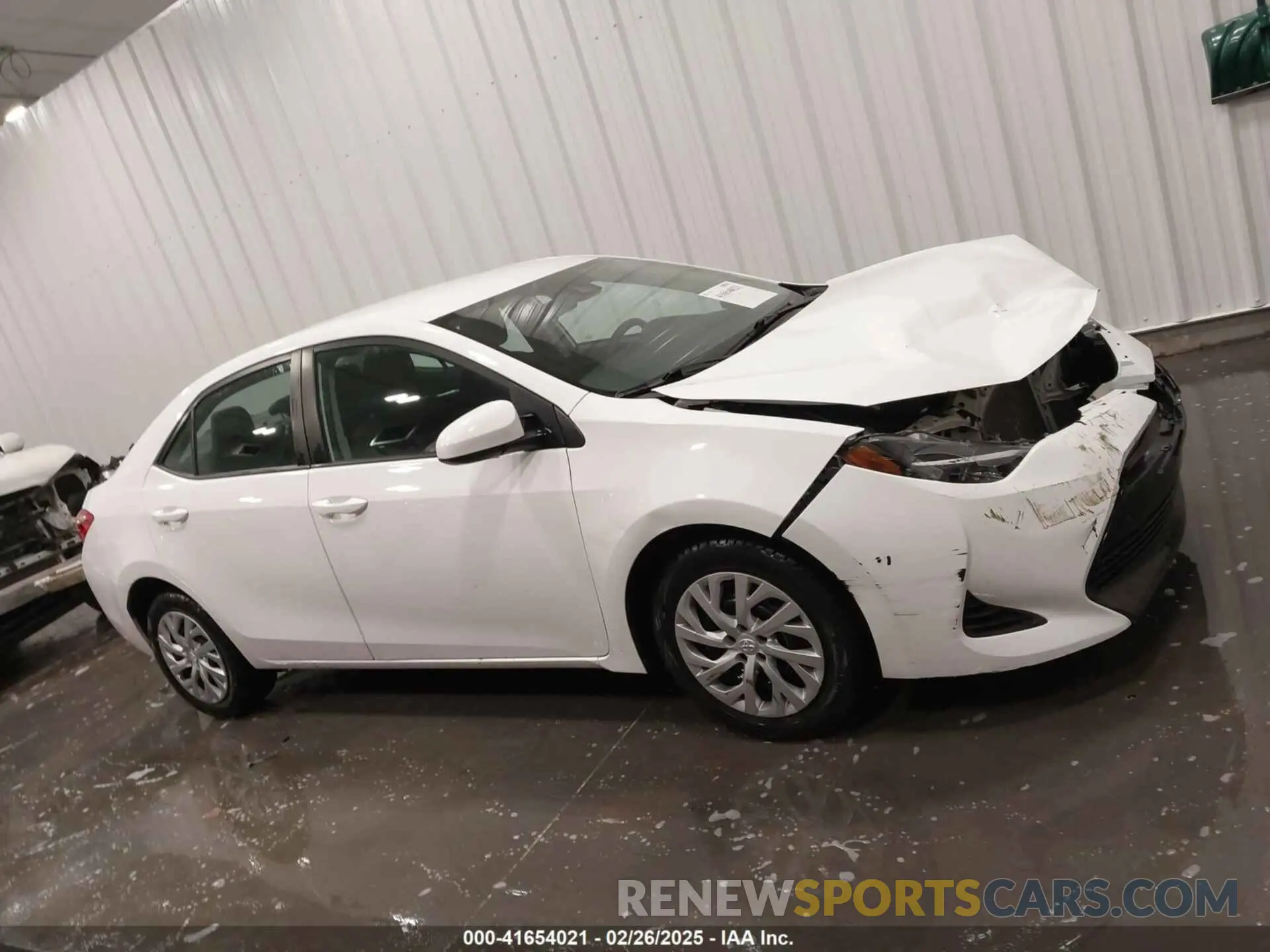 13 Photograph of a damaged car 5YFBURHE4KP904766 TOYOTA COROLLA 2019
