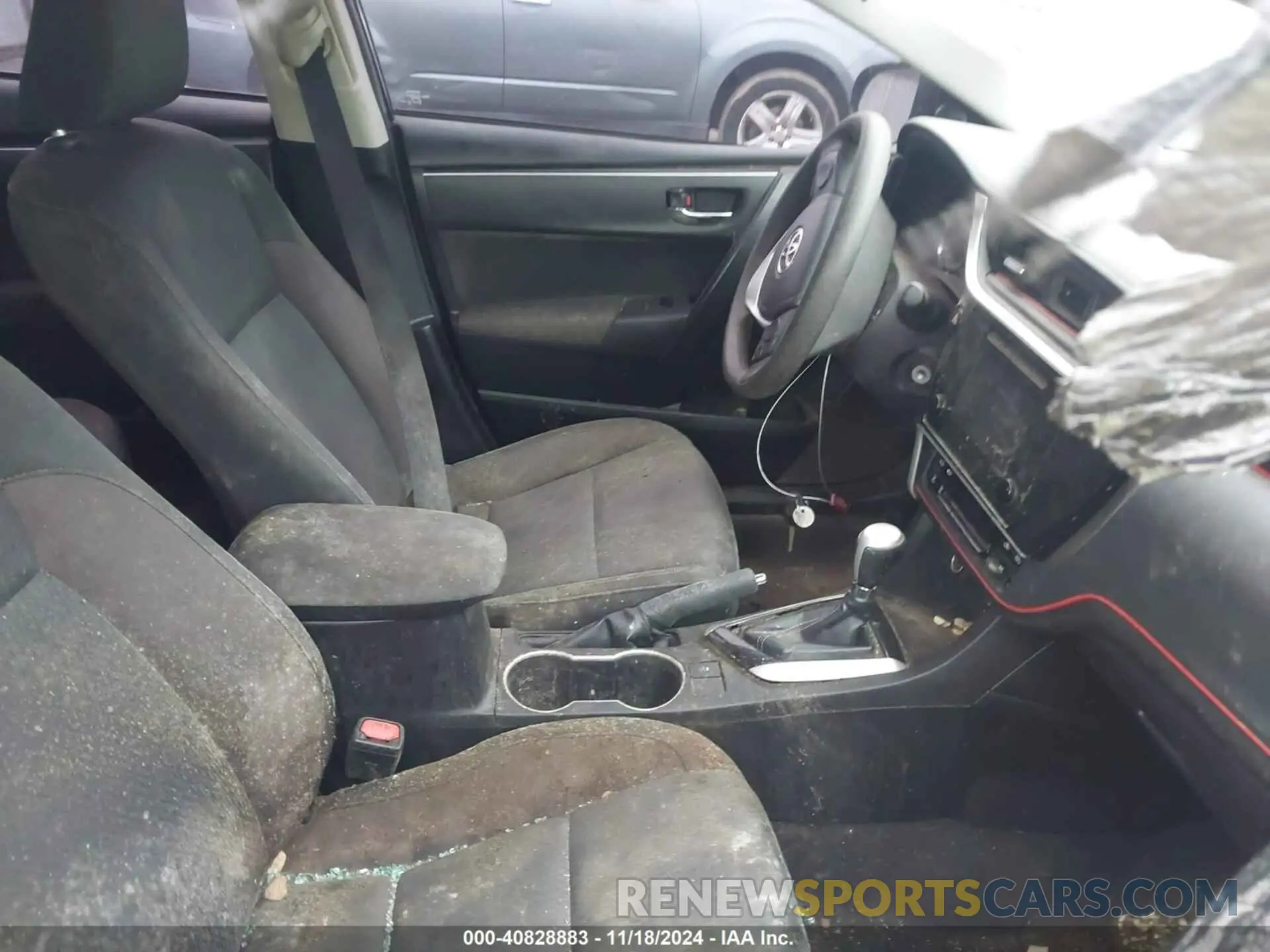5 Photograph of a damaged car 5YFBURHE4KP905206 TOYOTA COROLLA 2019