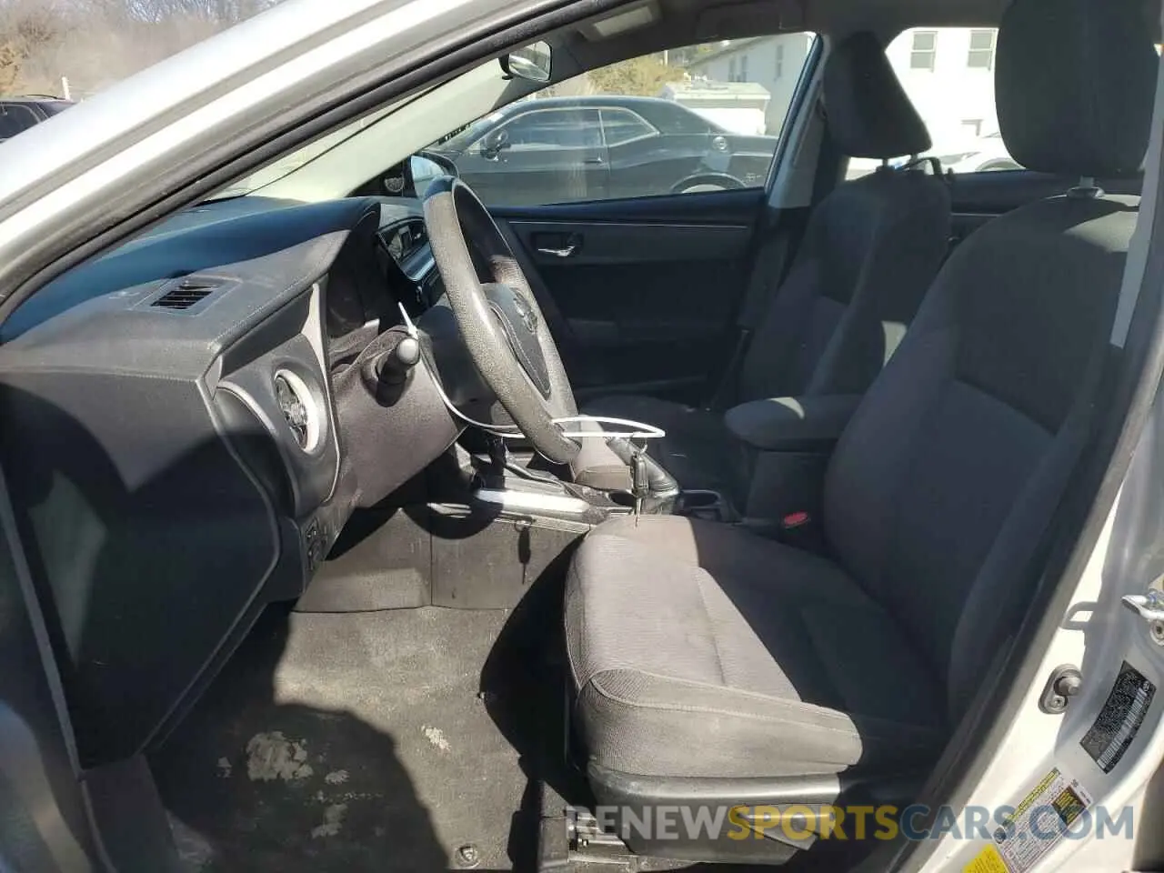 7 Photograph of a damaged car 5YFBURHE4KP905674 TOYOTA COROLLA 2019