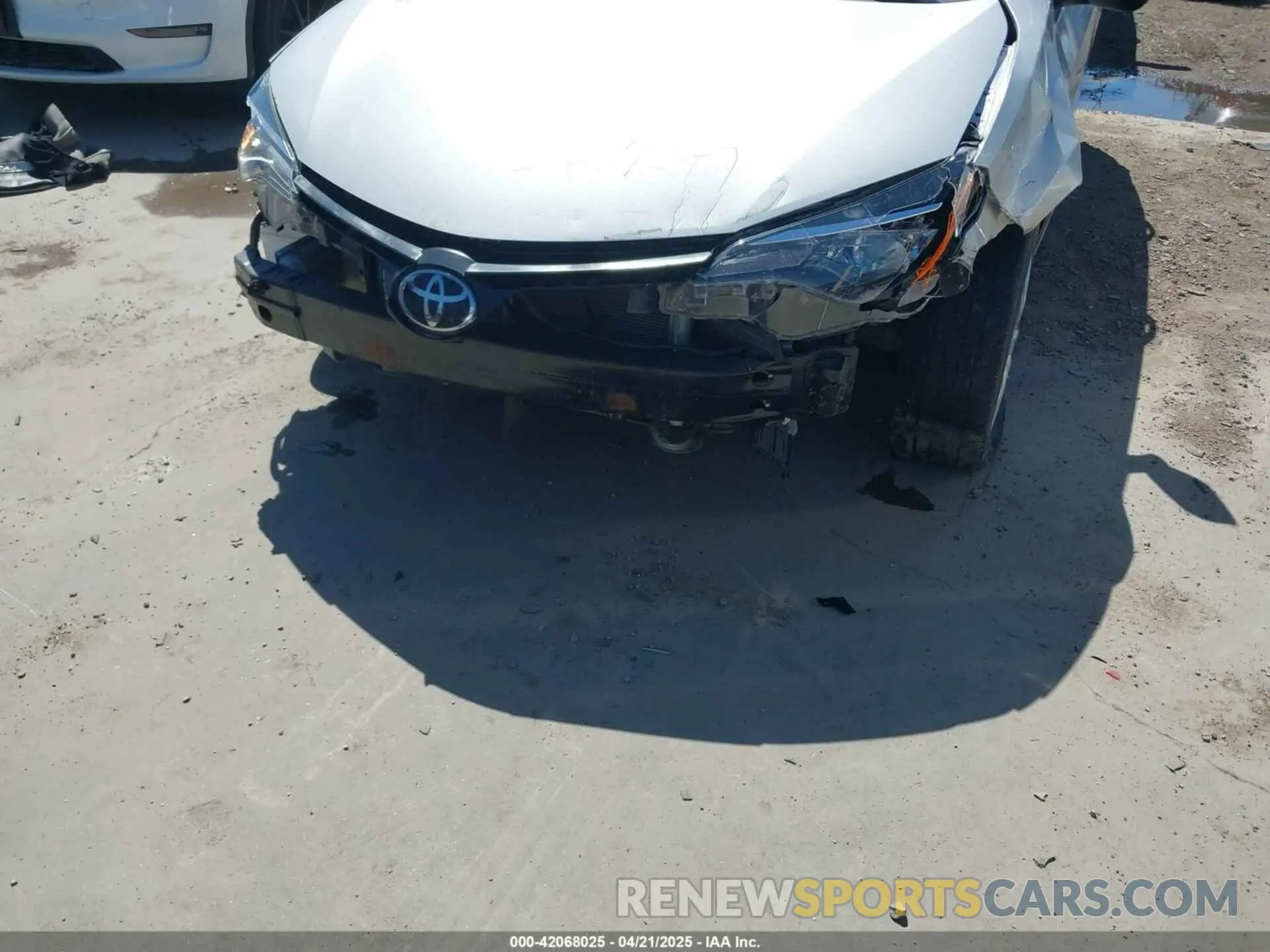 6 Photograph of a damaged car 5YFBURHE4KP907117 TOYOTA COROLLA 2019