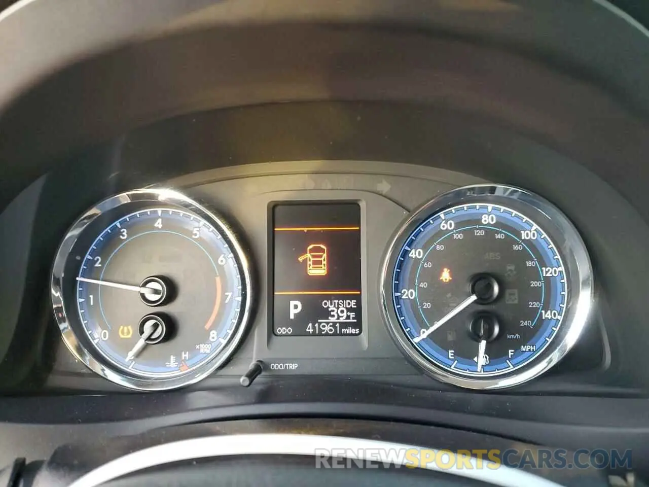 9 Photograph of a damaged car 5YFBURHE4KP912625 TOYOTA COROLLA 2019