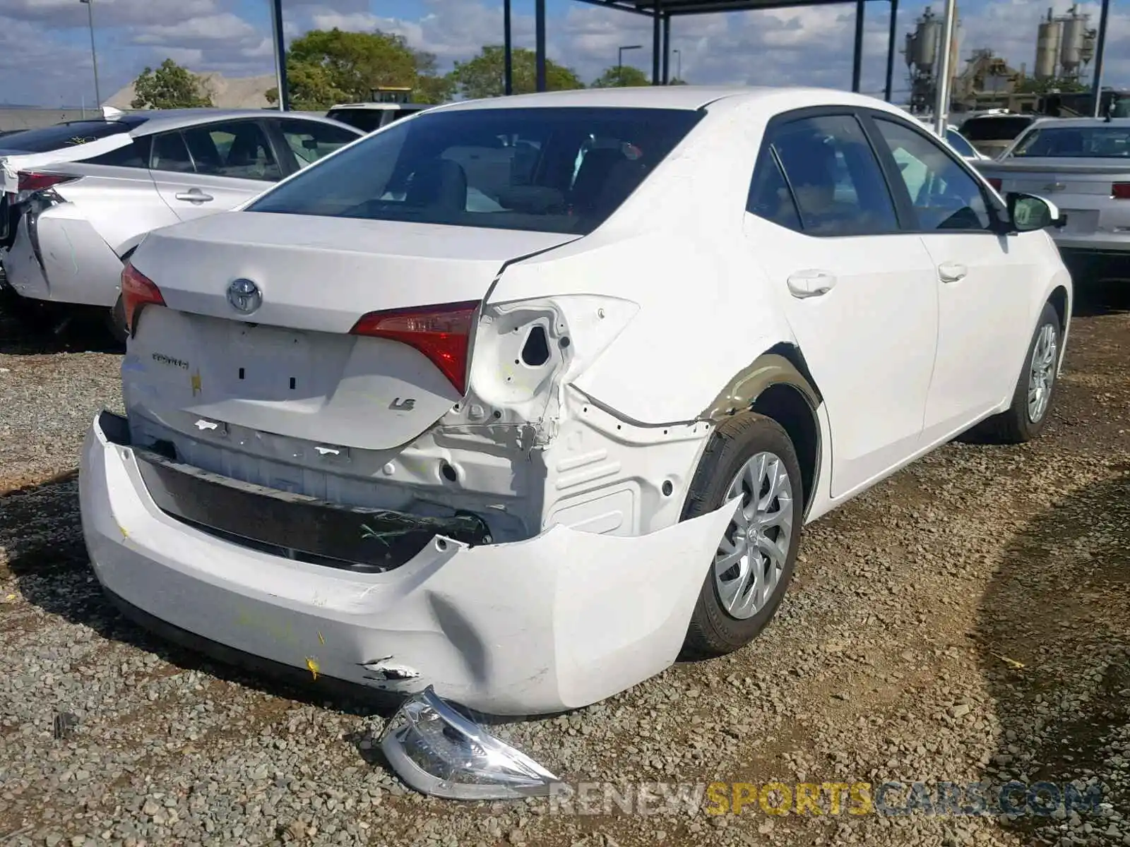 4 Photograph of a damaged car 5YFBURHE4KP917727 TOYOTA COROLLA 2019