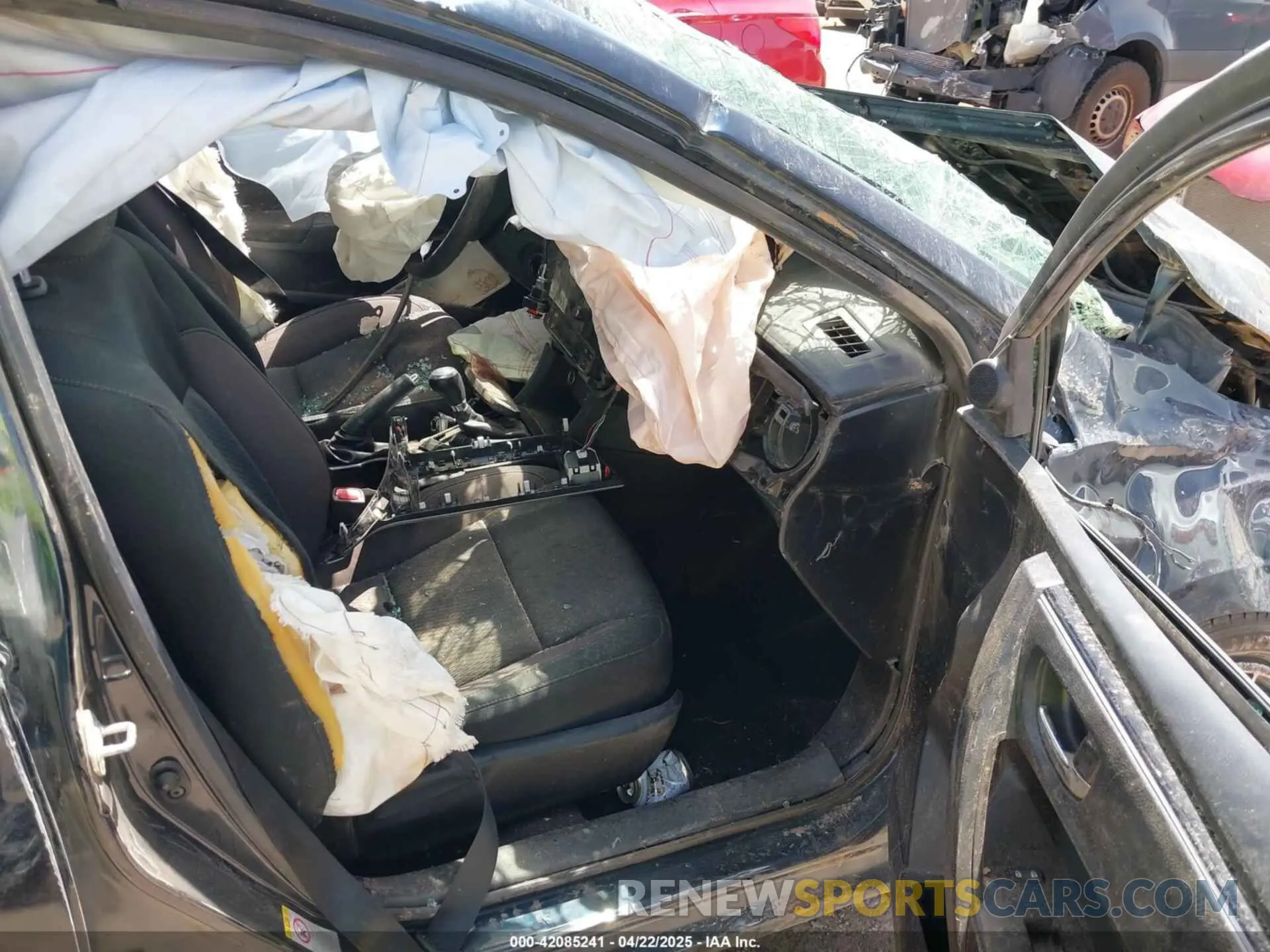 5 Photograph of a damaged car 5YFBURHE4KP918909 TOYOTA COROLLA 2019