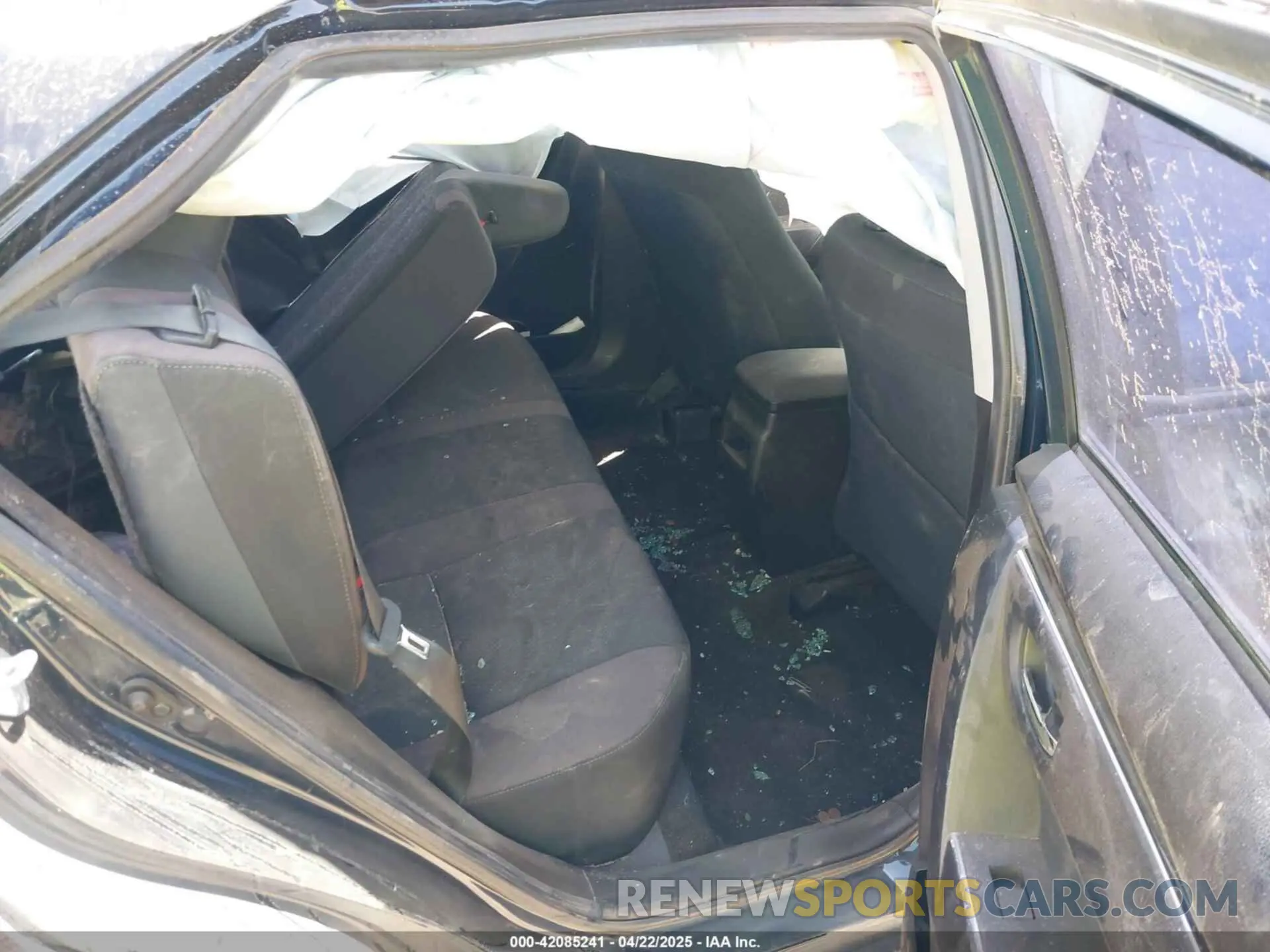 8 Photograph of a damaged car 5YFBURHE4KP918909 TOYOTA COROLLA 2019
