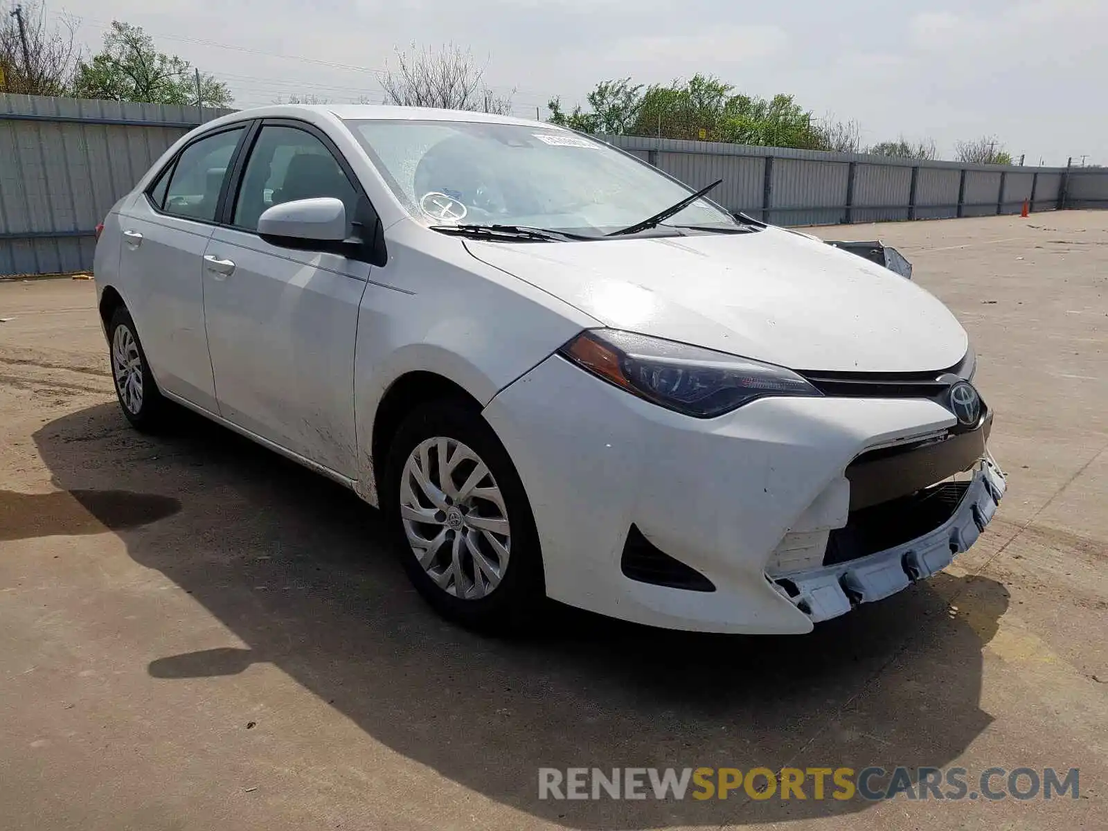 1 Photograph of a damaged car 5YFBURHE4KP923723 TOYOTA COROLLA 2019