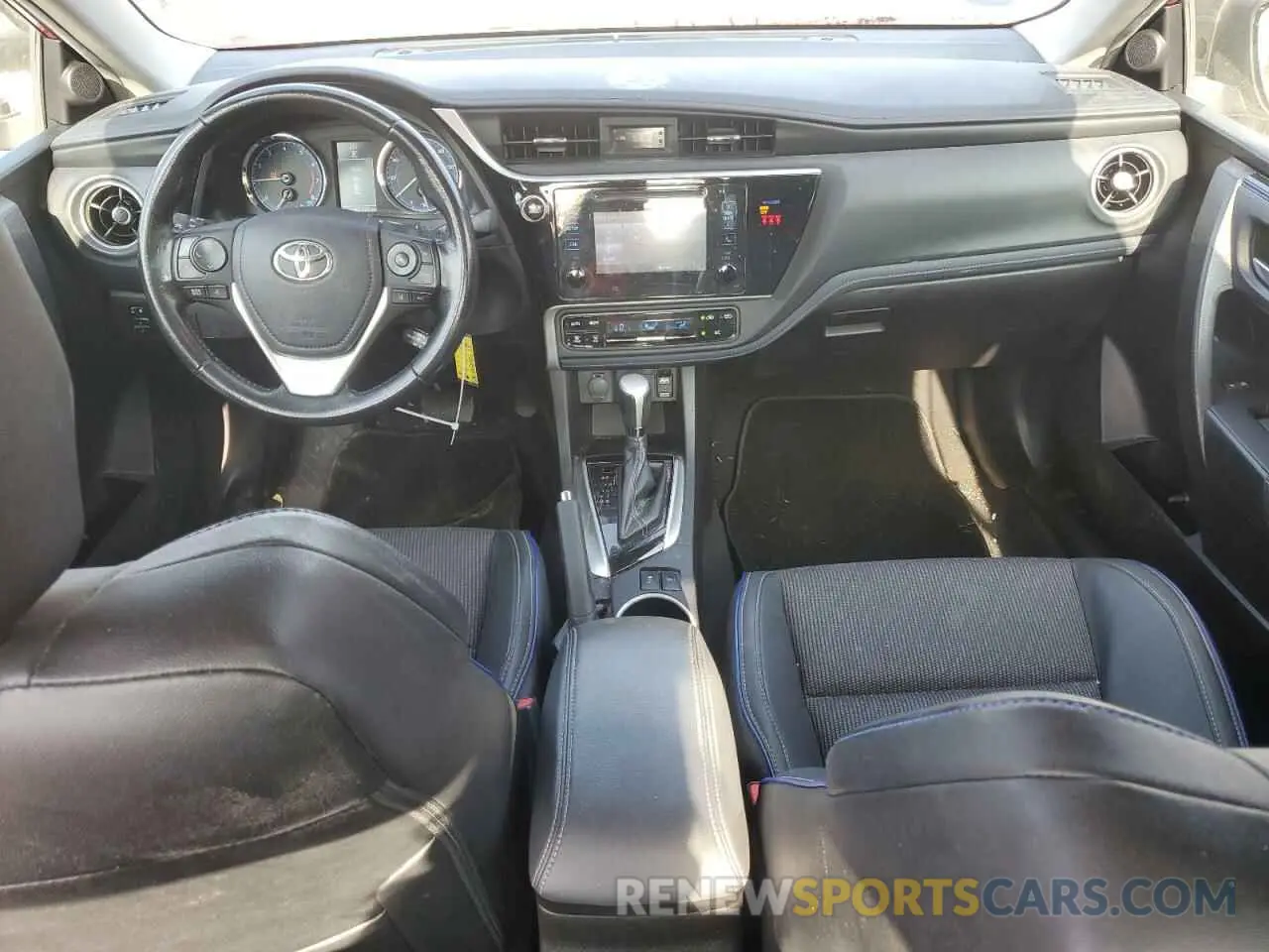 8 Photograph of a damaged car 5YFBURHE4KP924368 TOYOTA COROLLA 2019