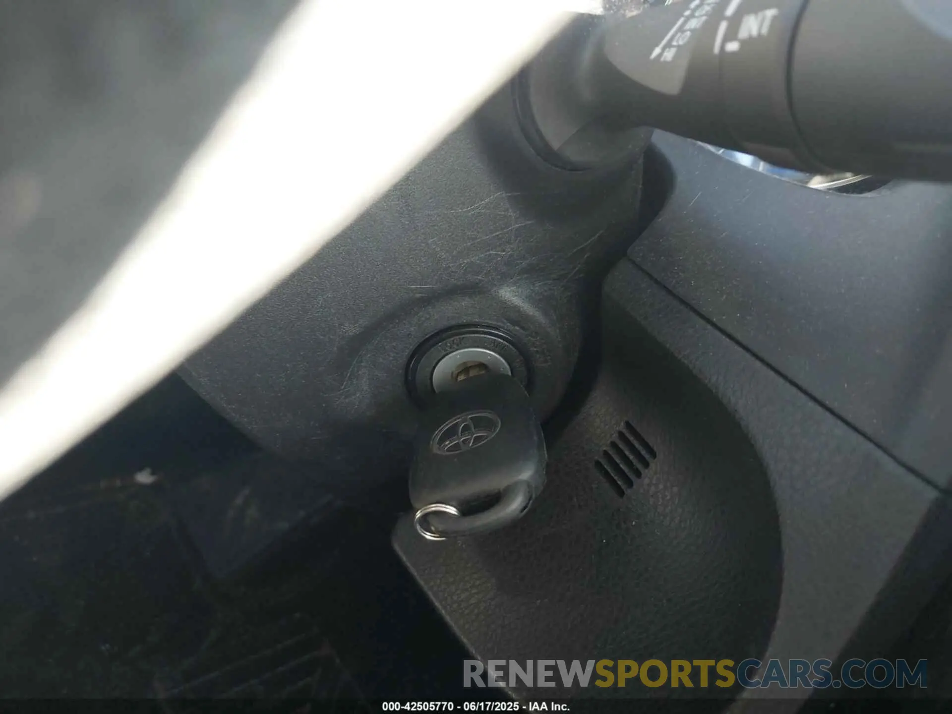 11 Photograph of a damaged car 5YFBURHE4KP925858 TOYOTA COROLLA 2019