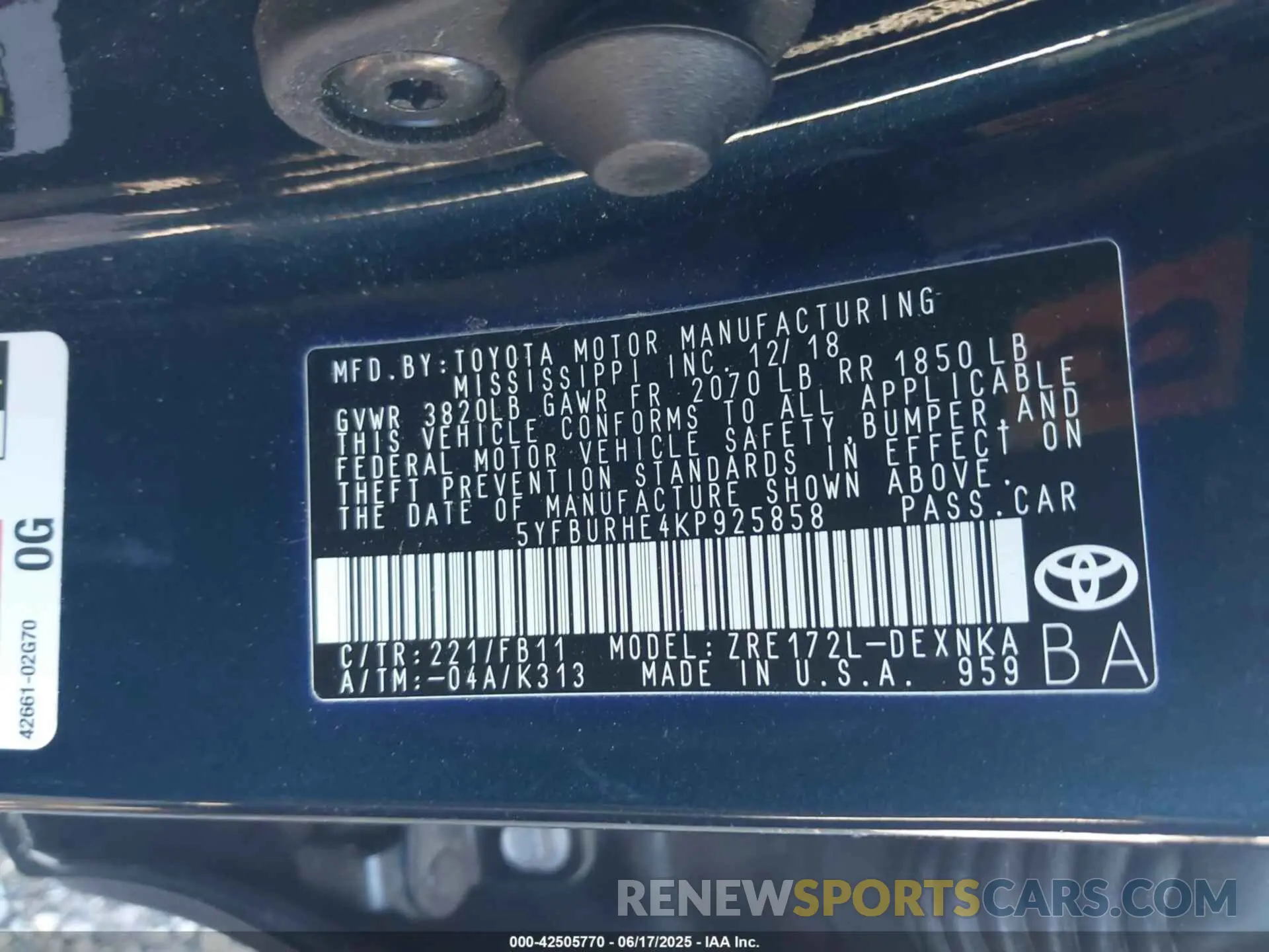 9 Photograph of a damaged car 5YFBURHE4KP925858 TOYOTA COROLLA 2019