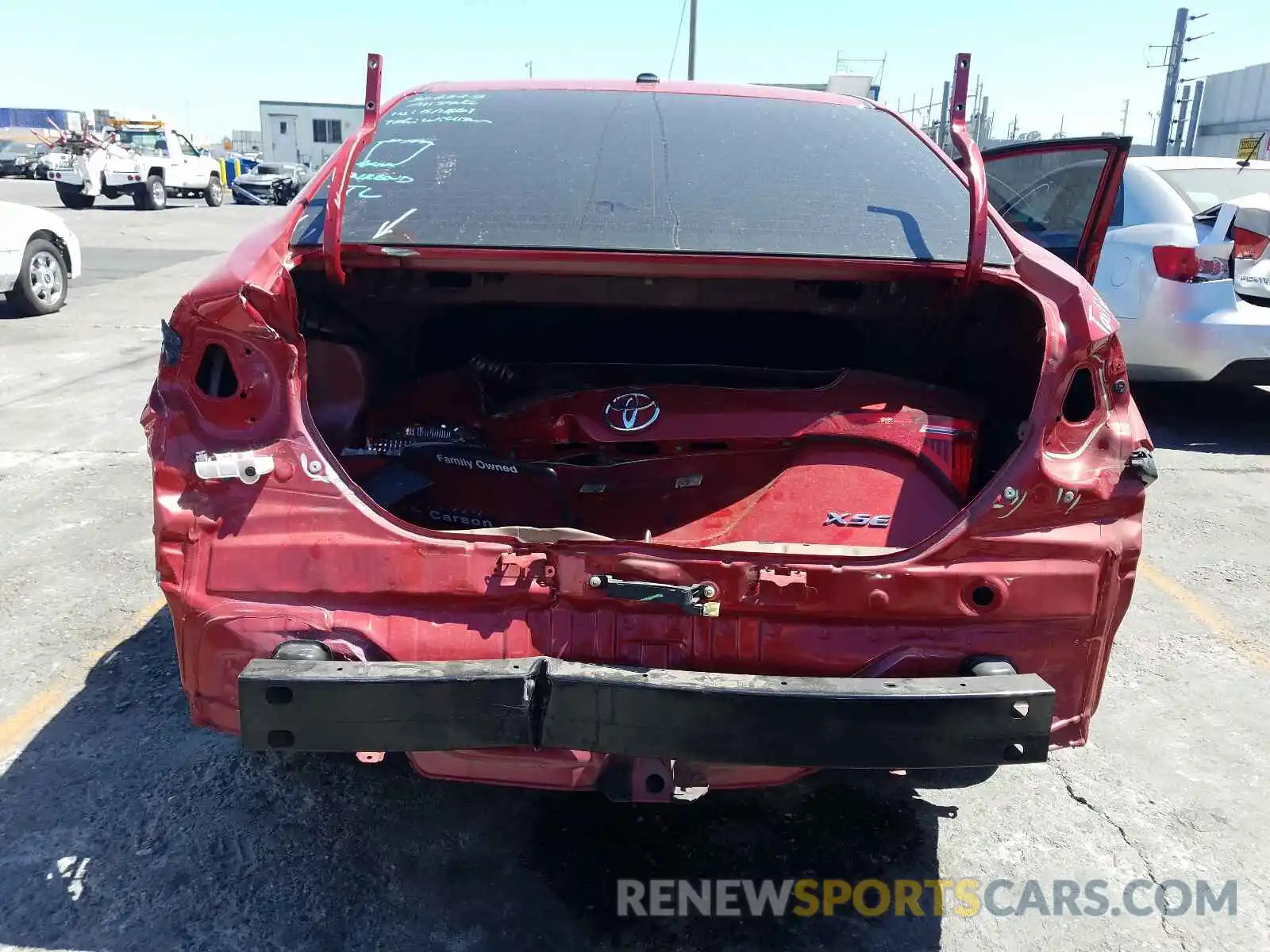 9 Photograph of a damaged car 5YFBURHE4KP928985 TOYOTA COROLLA 2019