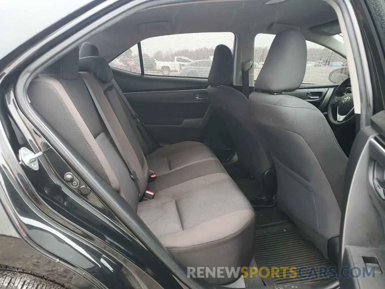10 Photograph of a damaged car 5YFBURHE4KP933989 TOYOTA COROLLA 2019