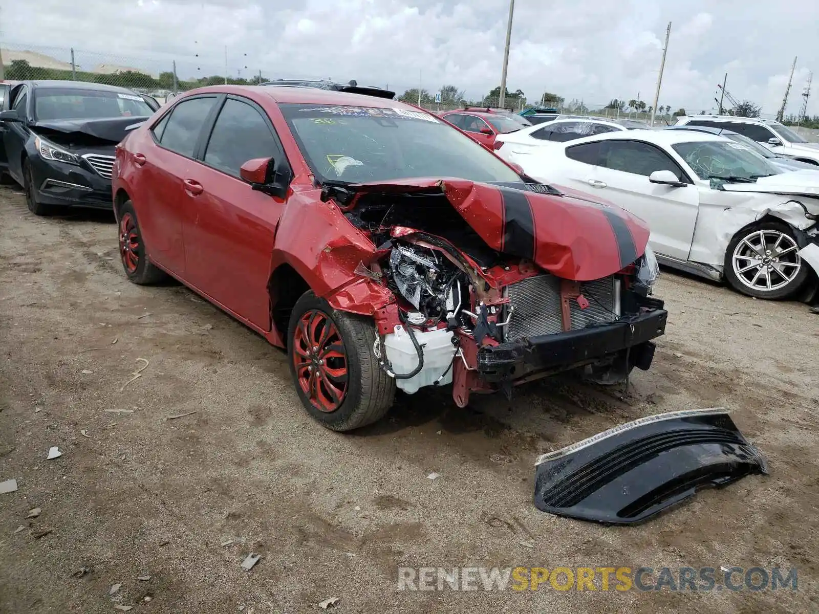 1 Photograph of a damaged car 5YFBURHE4KP934365 TOYOTA COROLLA 2019