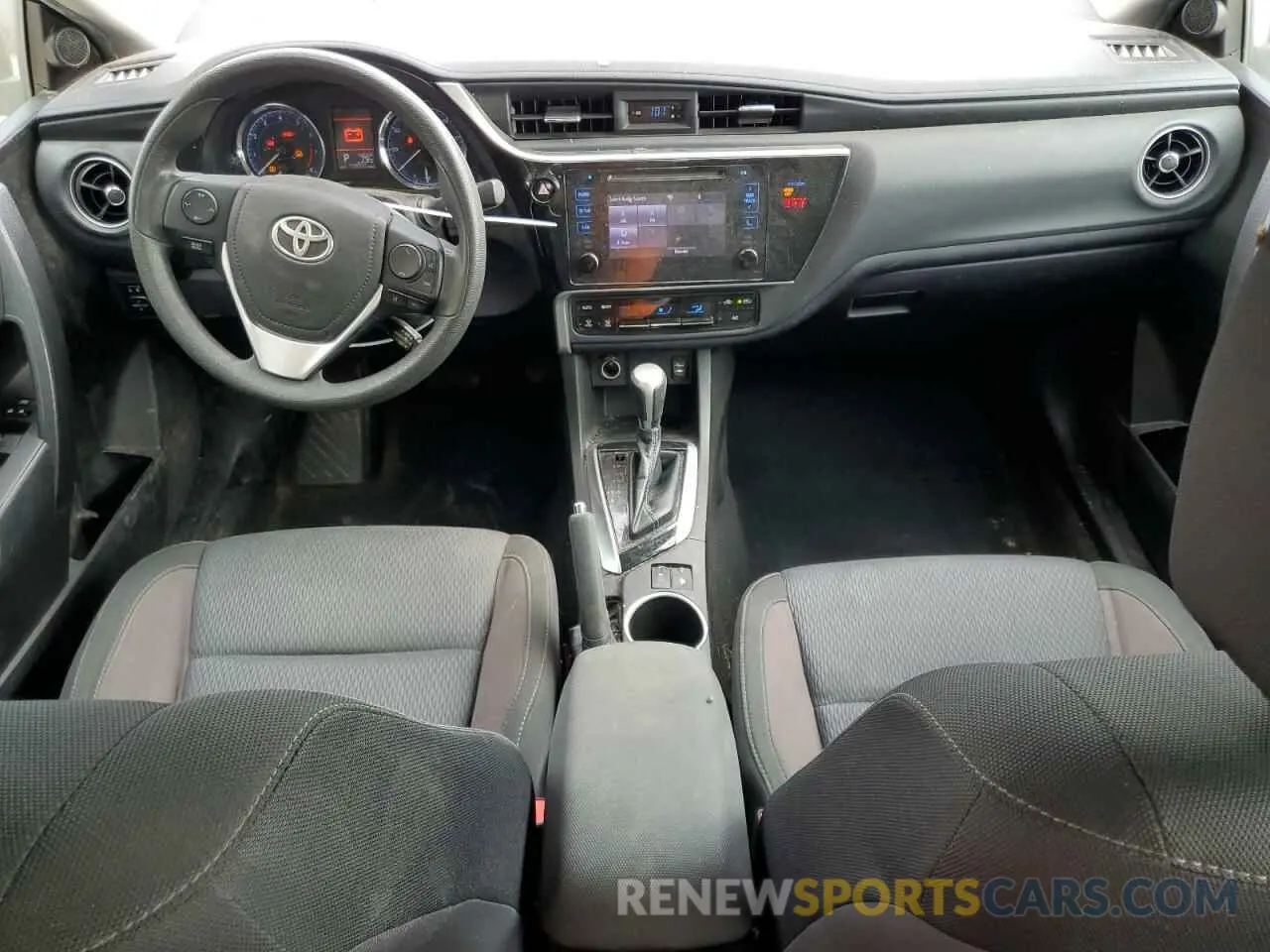 8 Photograph of a damaged car 5YFBURHE4KP934799 TOYOTA COROLLA 2019