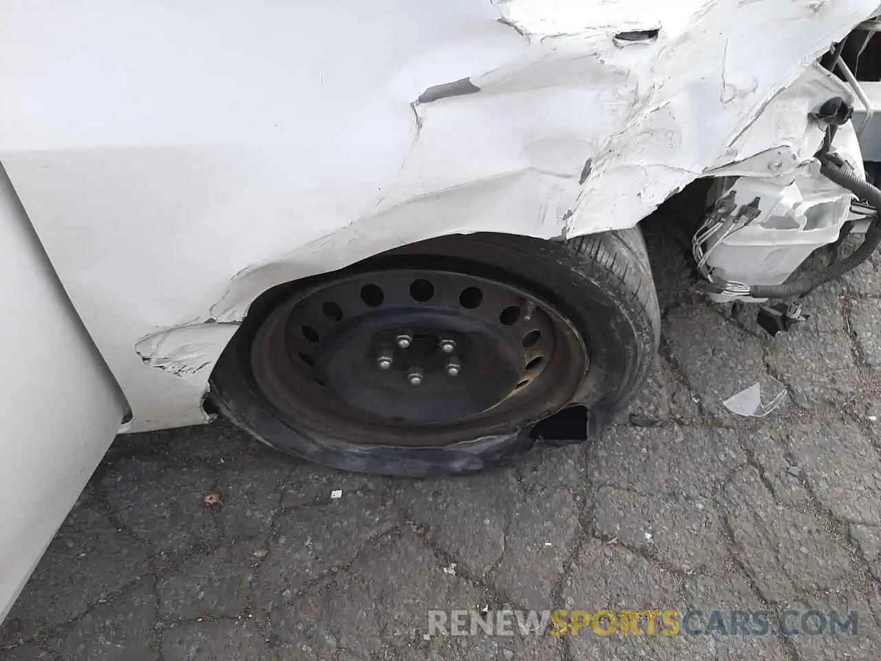 9 Photograph of a damaged car 5YFBURHE4KP935533 TOYOTA COROLLA 2019