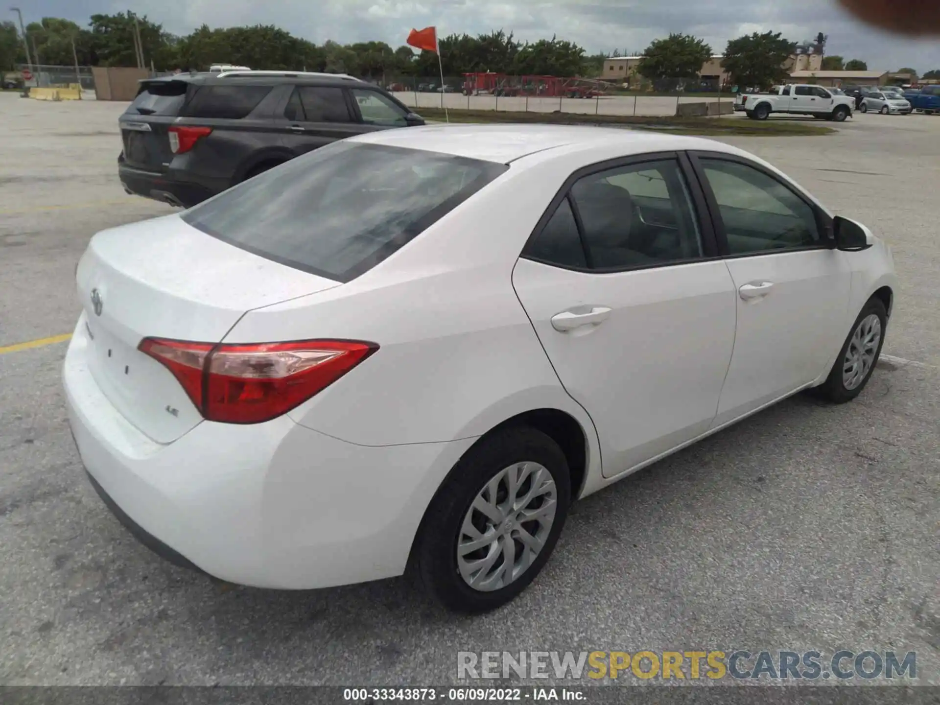 4 Photograph of a damaged car 5YFBURHE4KP936052 TOYOTA COROLLA 2019