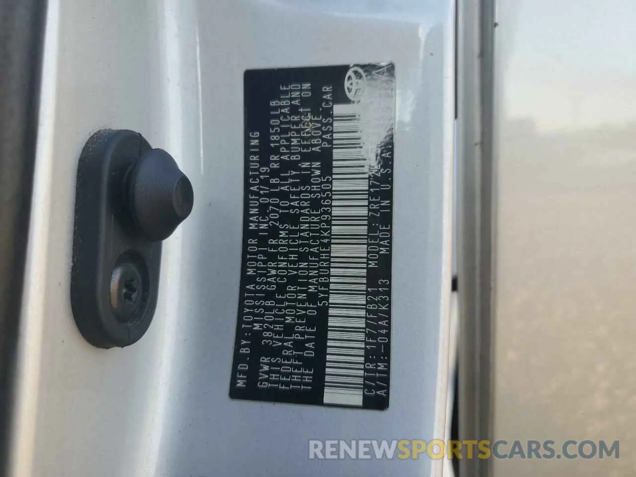 12 Photograph of a damaged car 5YFBURHE4KP936505 TOYOTA COROLLA 2019